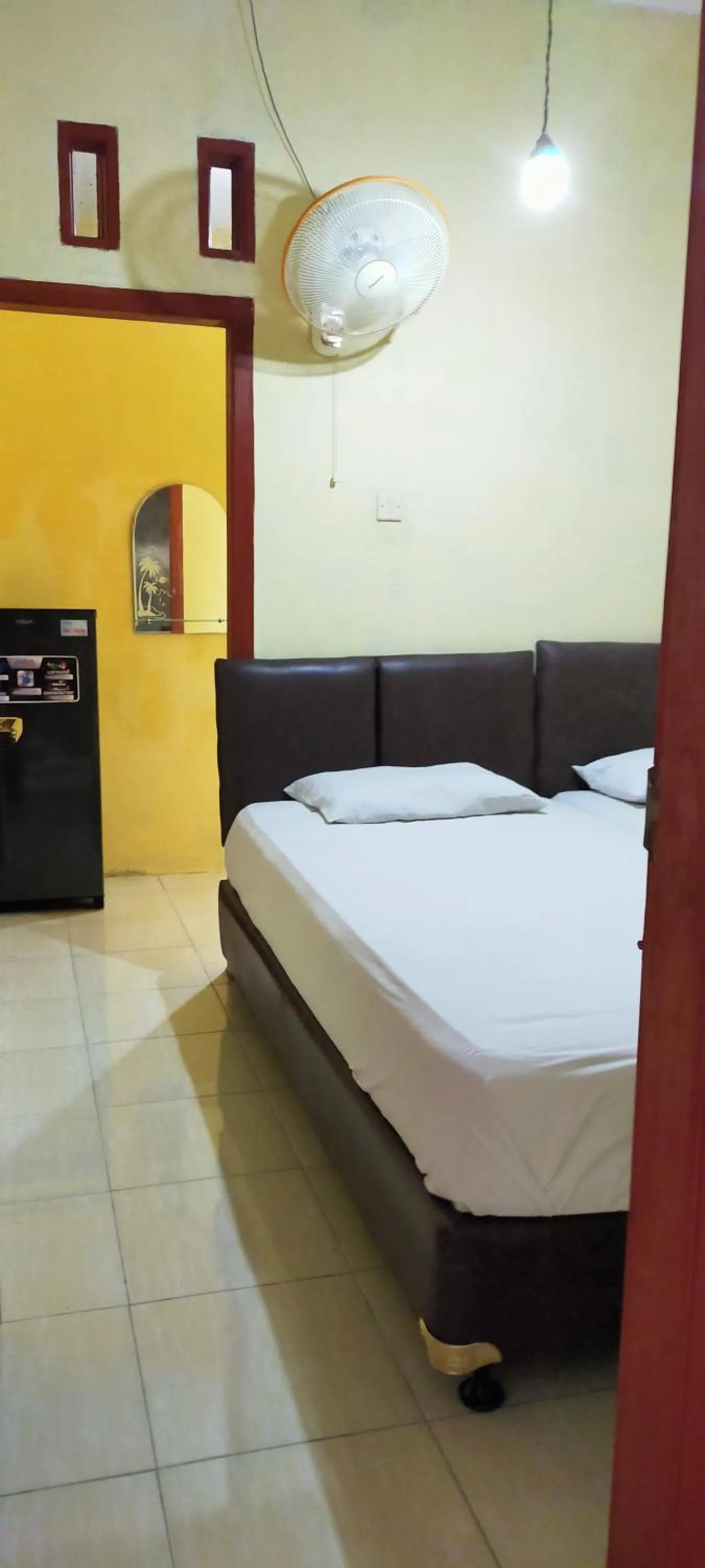 Staff, Bed in Aqsa Guest House Banjarsari