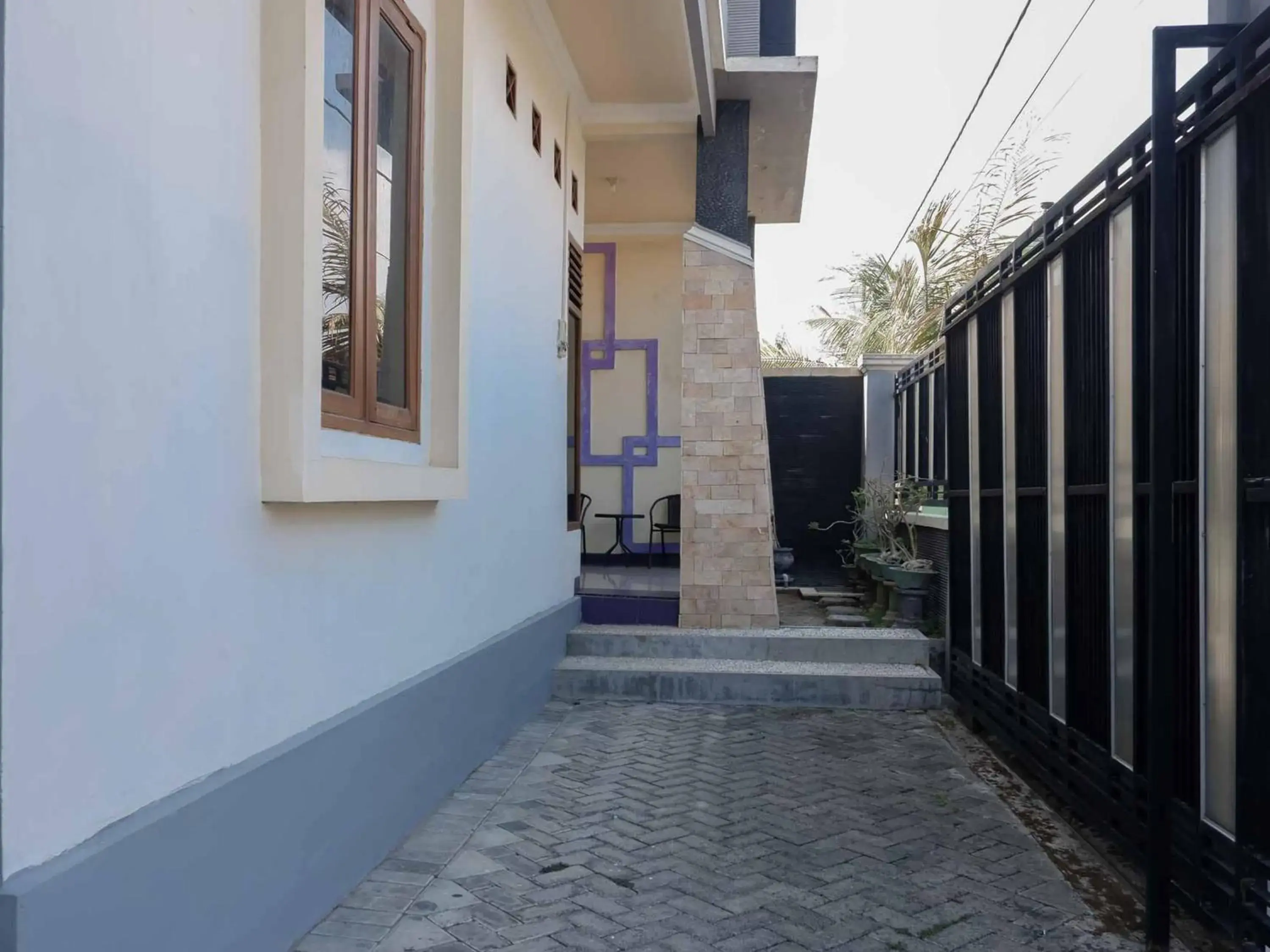 Property building in RedDoorz near RSUD Nganjuk Property building in RedDoorz near RSUD Nganjuk