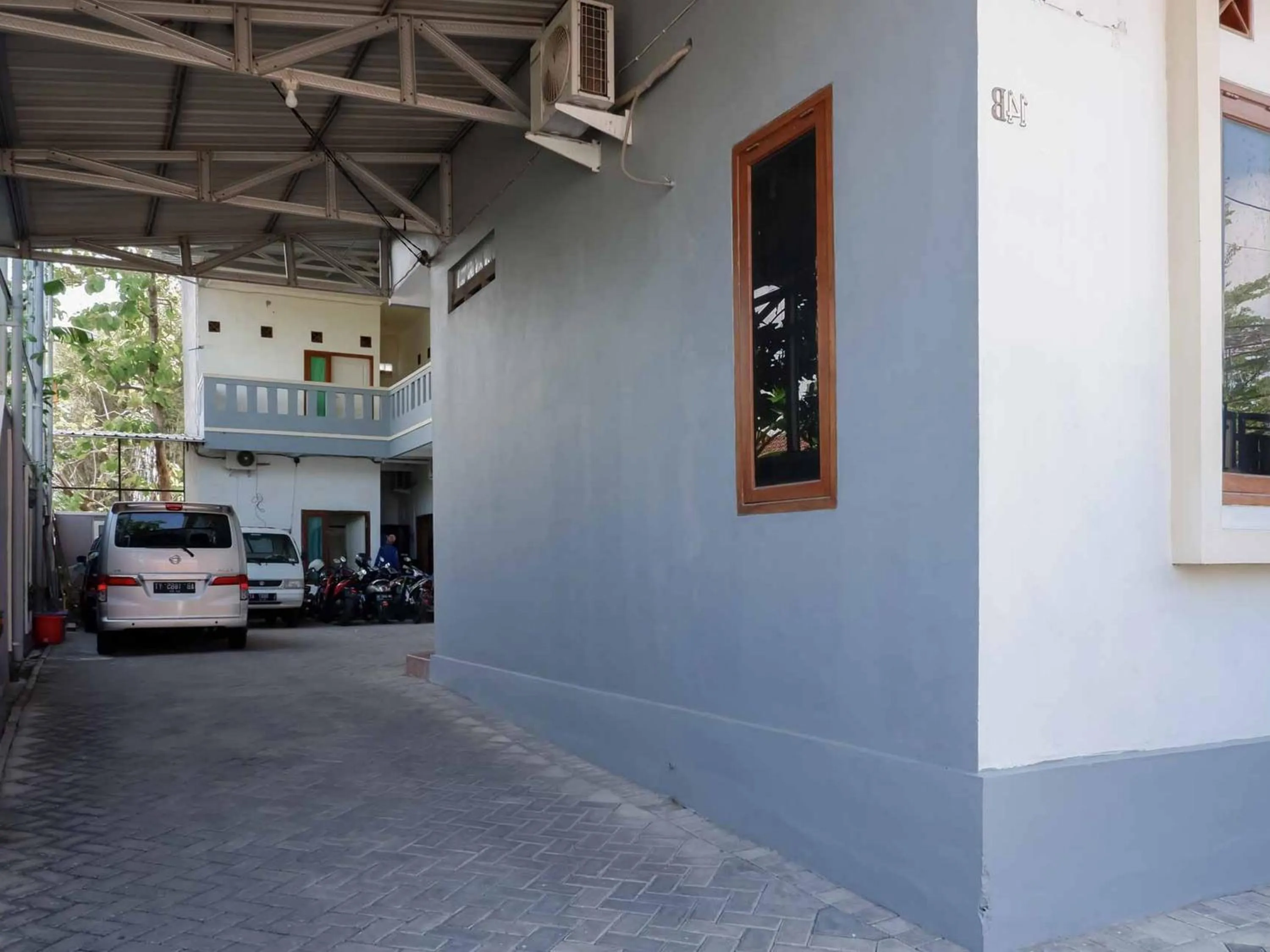 Facade/entrance in RedDoorz near RSUD Nganjuk