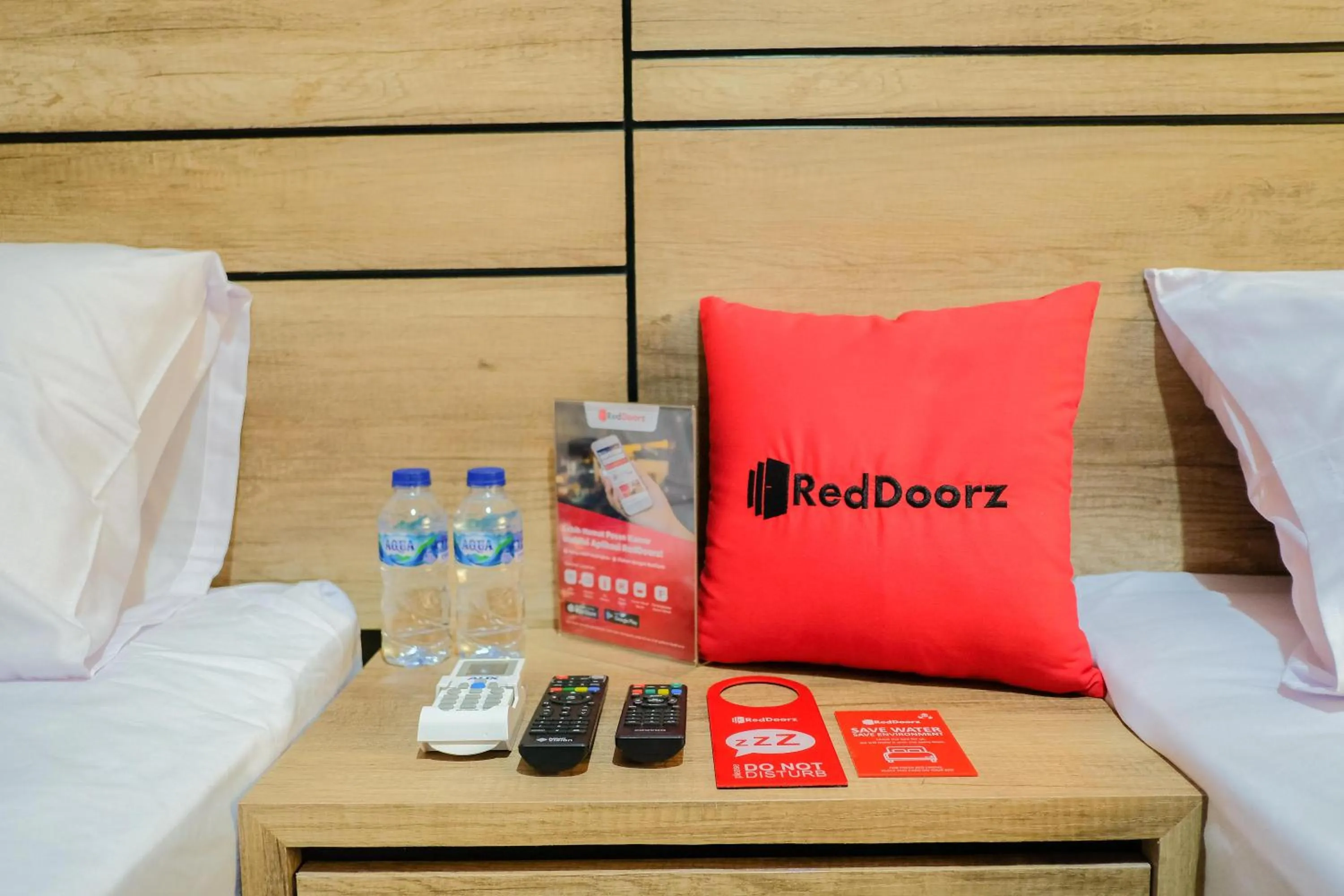 Bed in RedDoorz near Trans Studio Mall Cibubur 3
