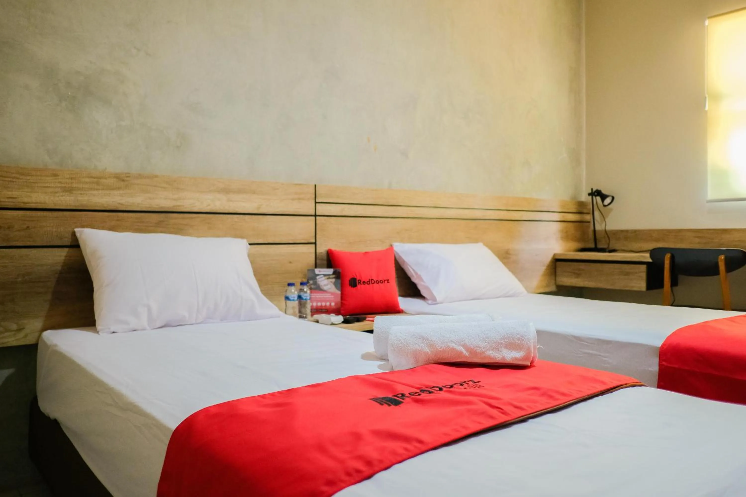Bed in RedDoorz near Trans Studio Mall Cibubur 3