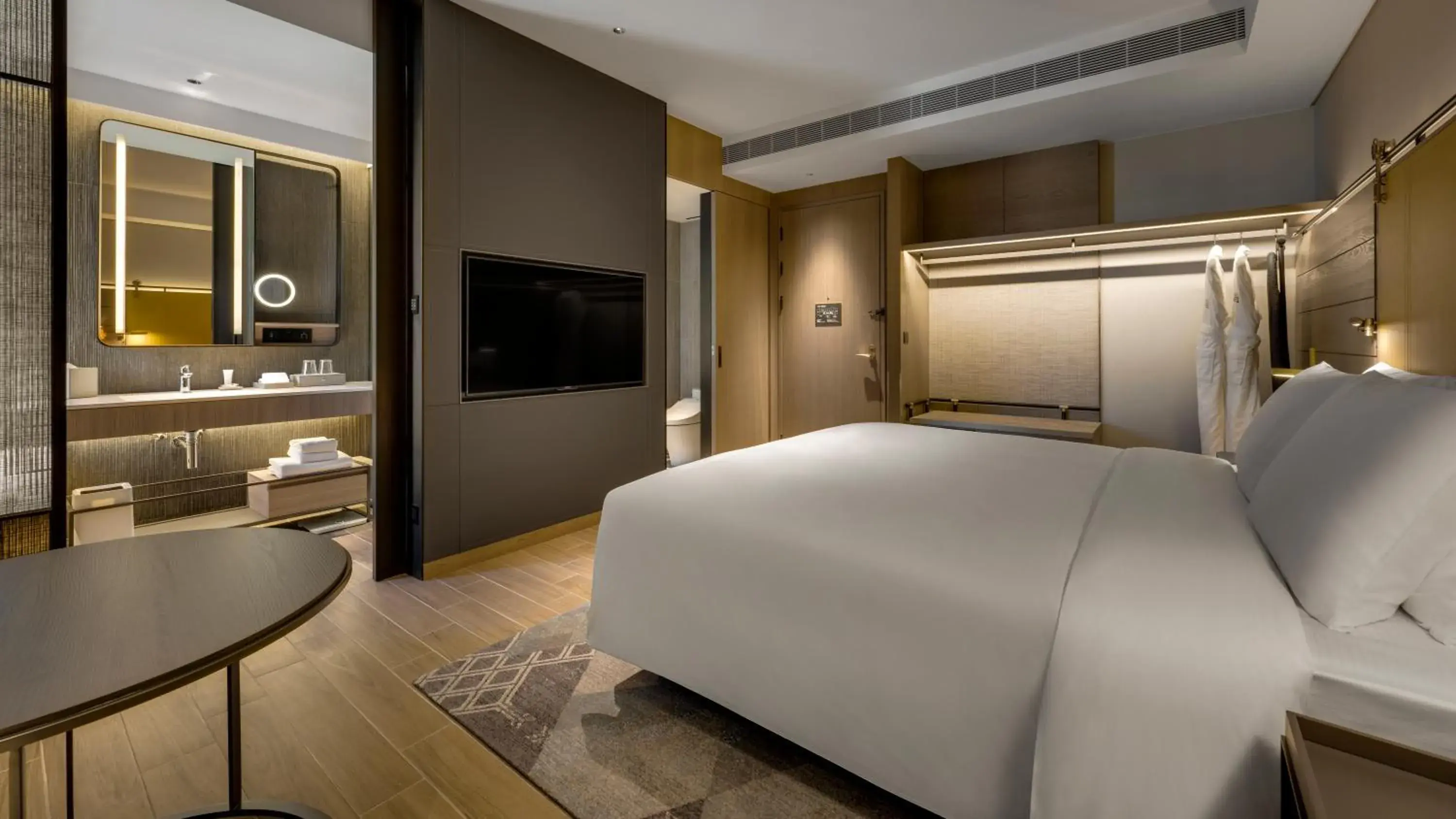 Bed in Hotel Resonance Taipei, Tapestry Collection by Hilton Bed in Hotel Resonance Taipei, Tapestry Collection by Hilton