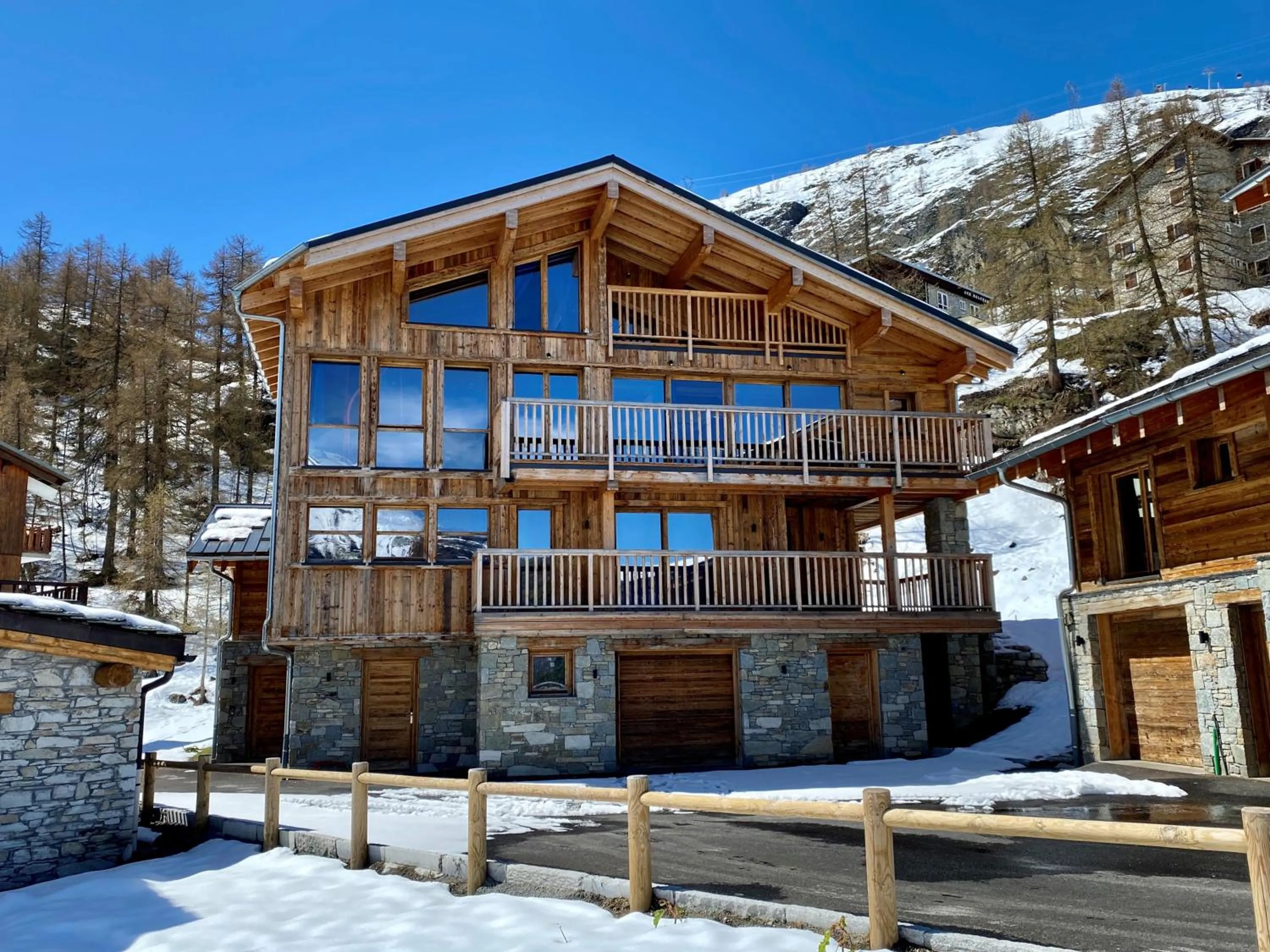 Property building in Chalet Monts by Les Etincelles