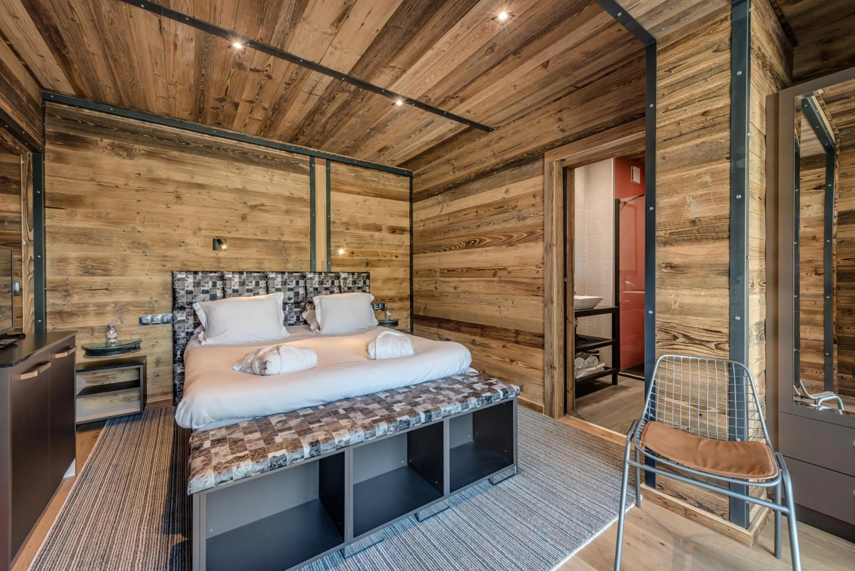 Photo of the whole room, Bed in Chalet Monts by Les Etincelles