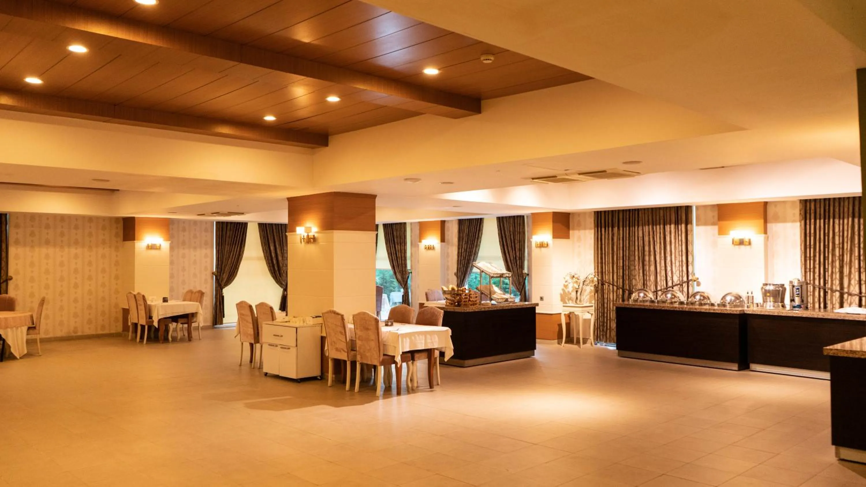 Restaurant/places to eat in MOX Hotel Wellness & Spa