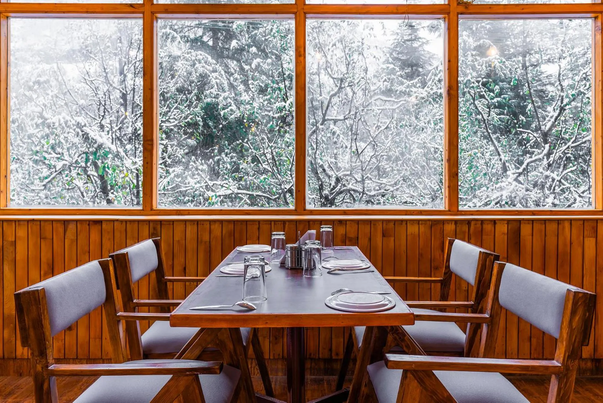 Restaurant/places to eat in Zen Manali by Keekoo Stays