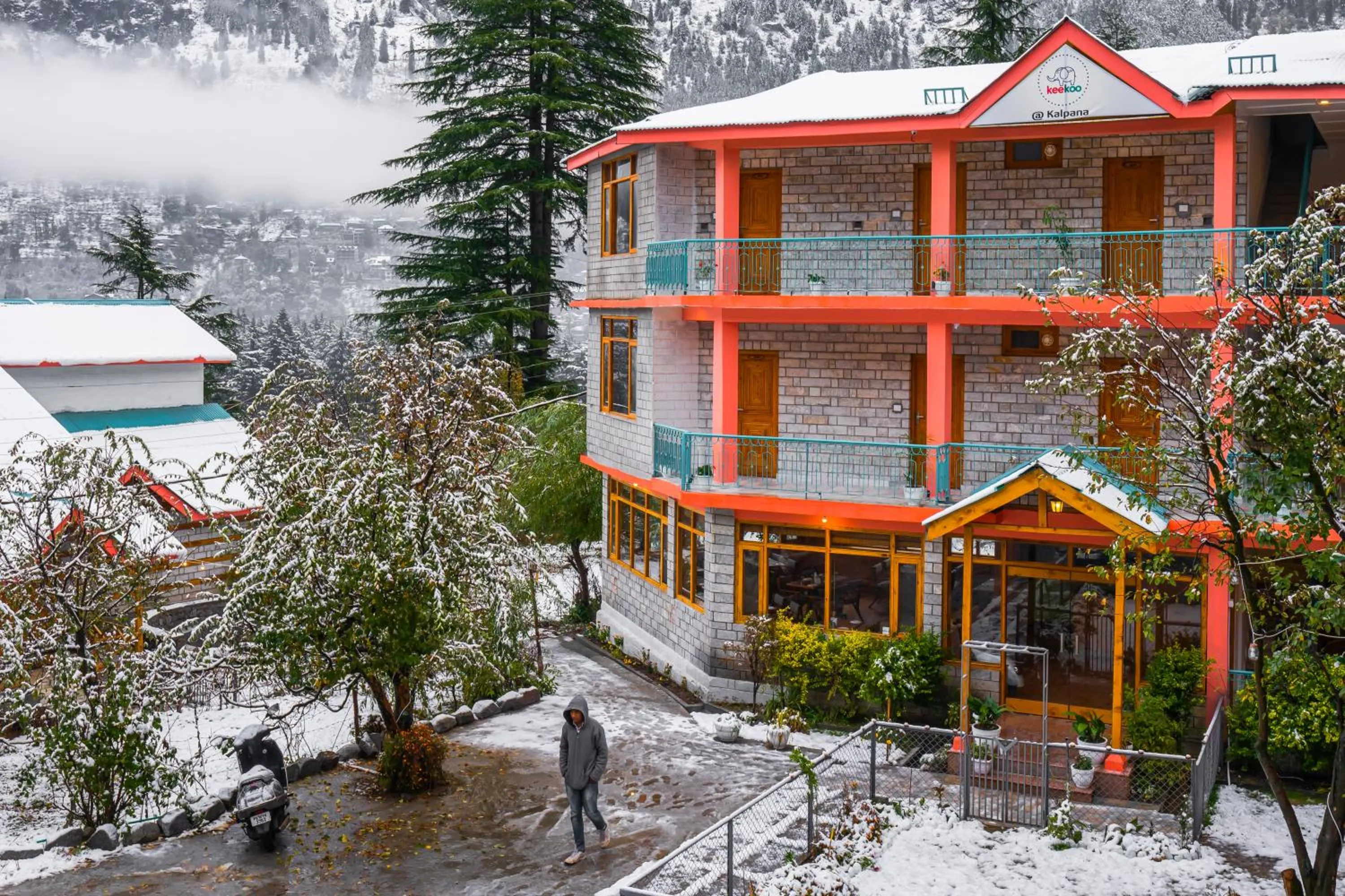 Property building in Zen Manali by Keekoo Stays