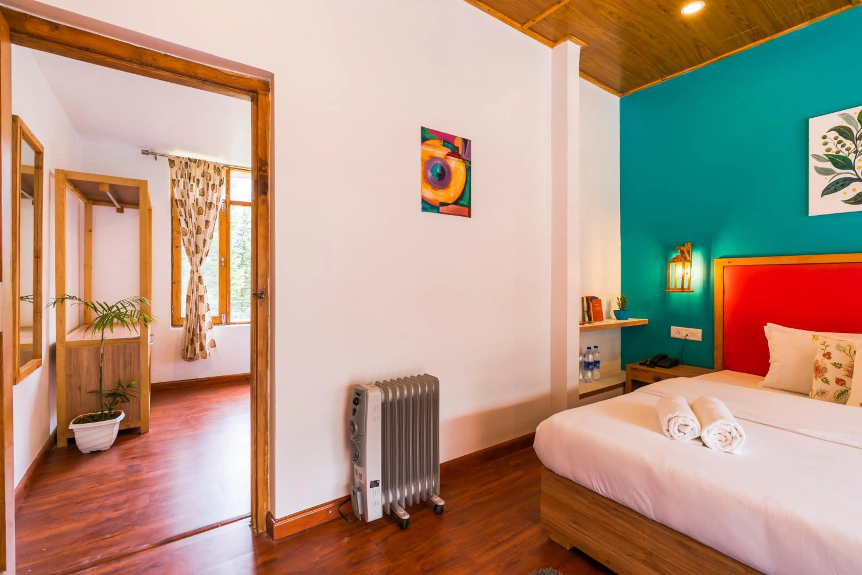 Photo of the whole room, Bed in Zen Manali by Keekoo Stays