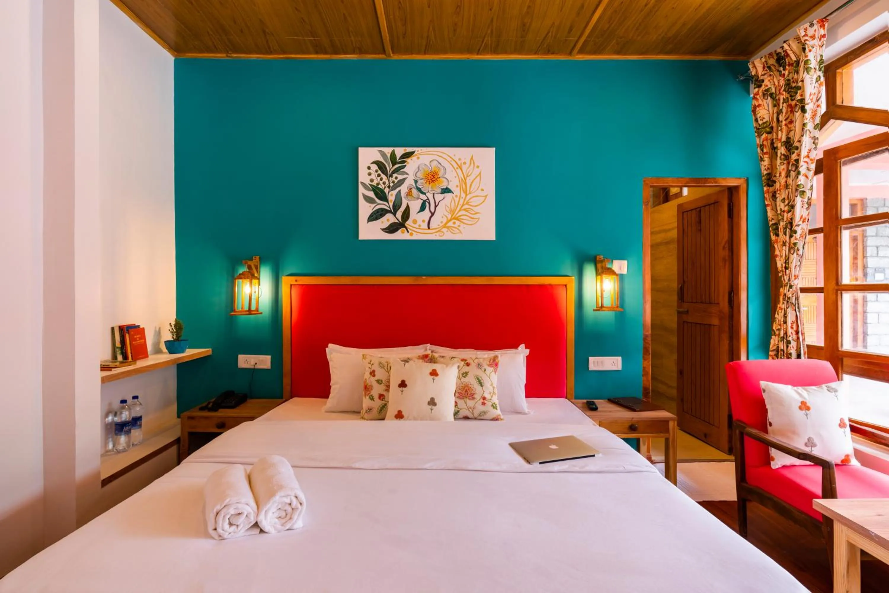 Photo of the whole room, Bed in Zen Manali by Keekoo Stays