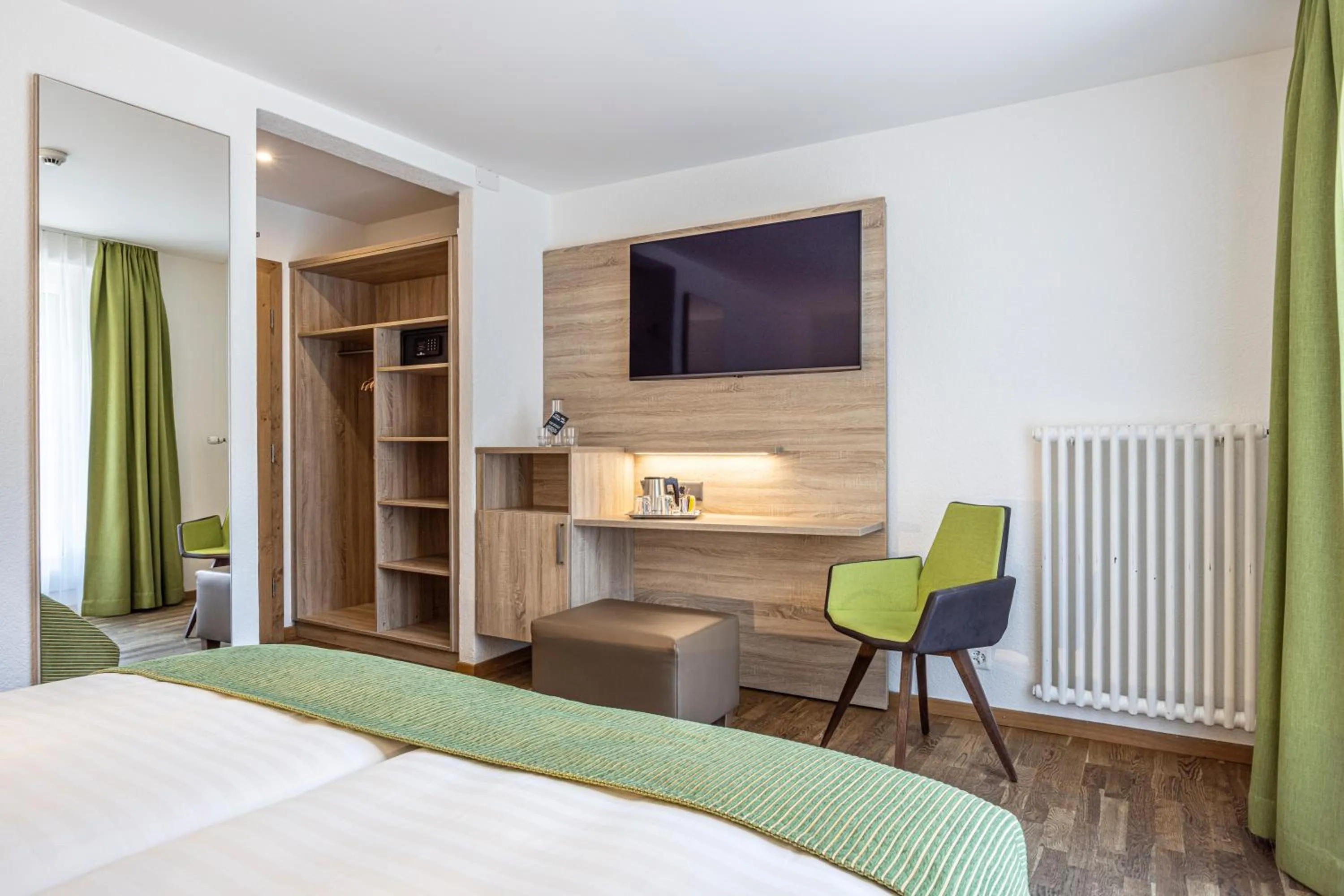 Photo of the whole room, Bed in Hotel Bristol