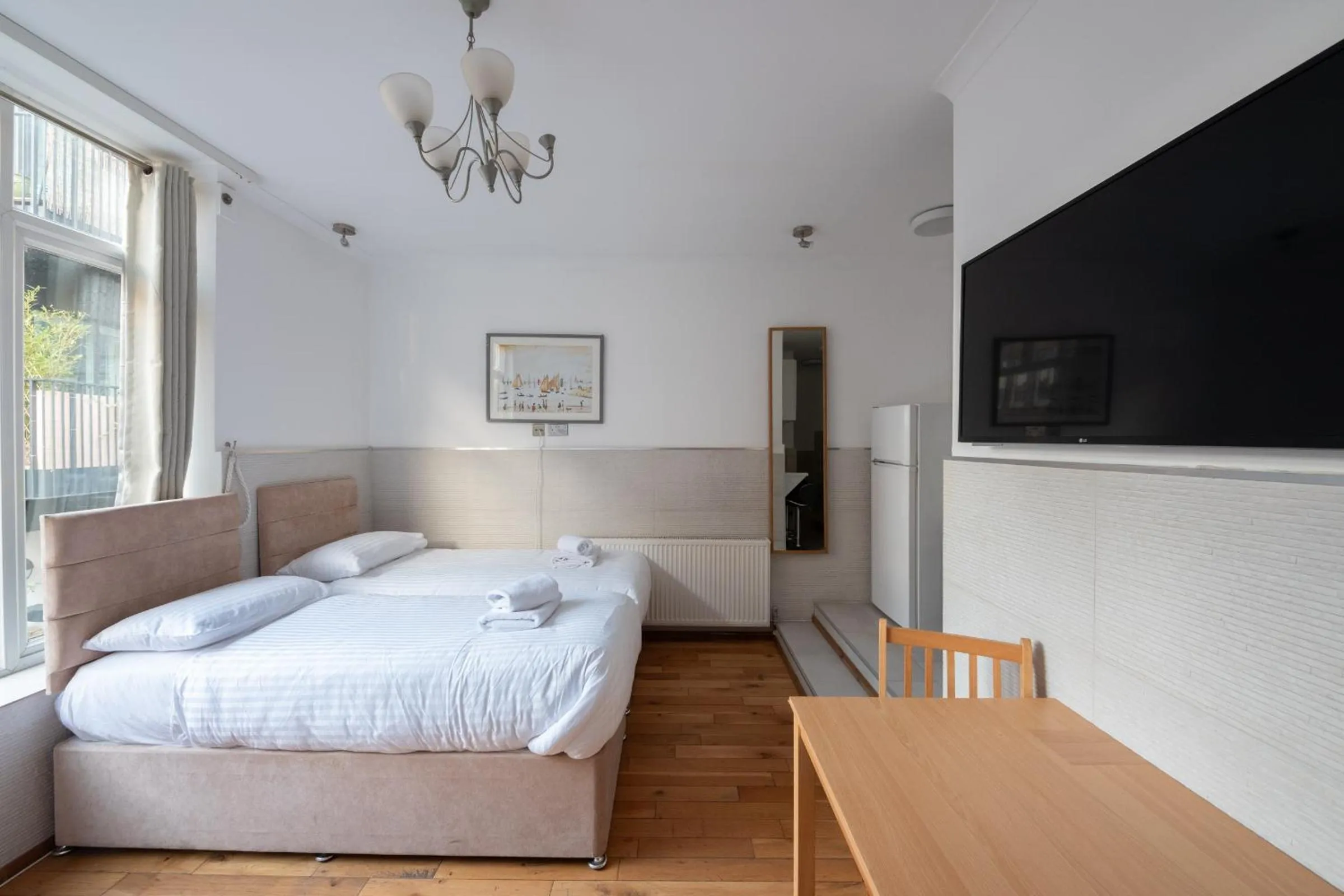 Bedroom, Bed in Argyle Apart Hotel