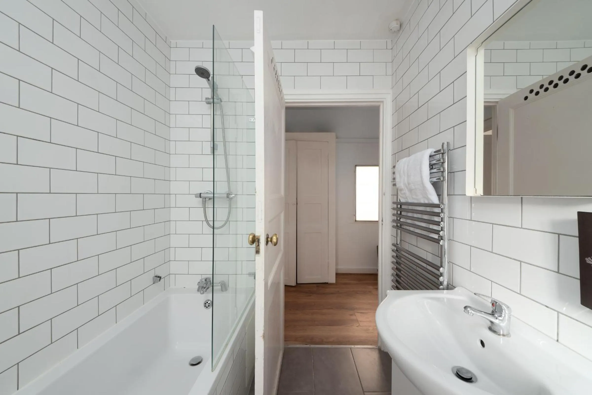 Bathroom in Argyle Apart Hotel