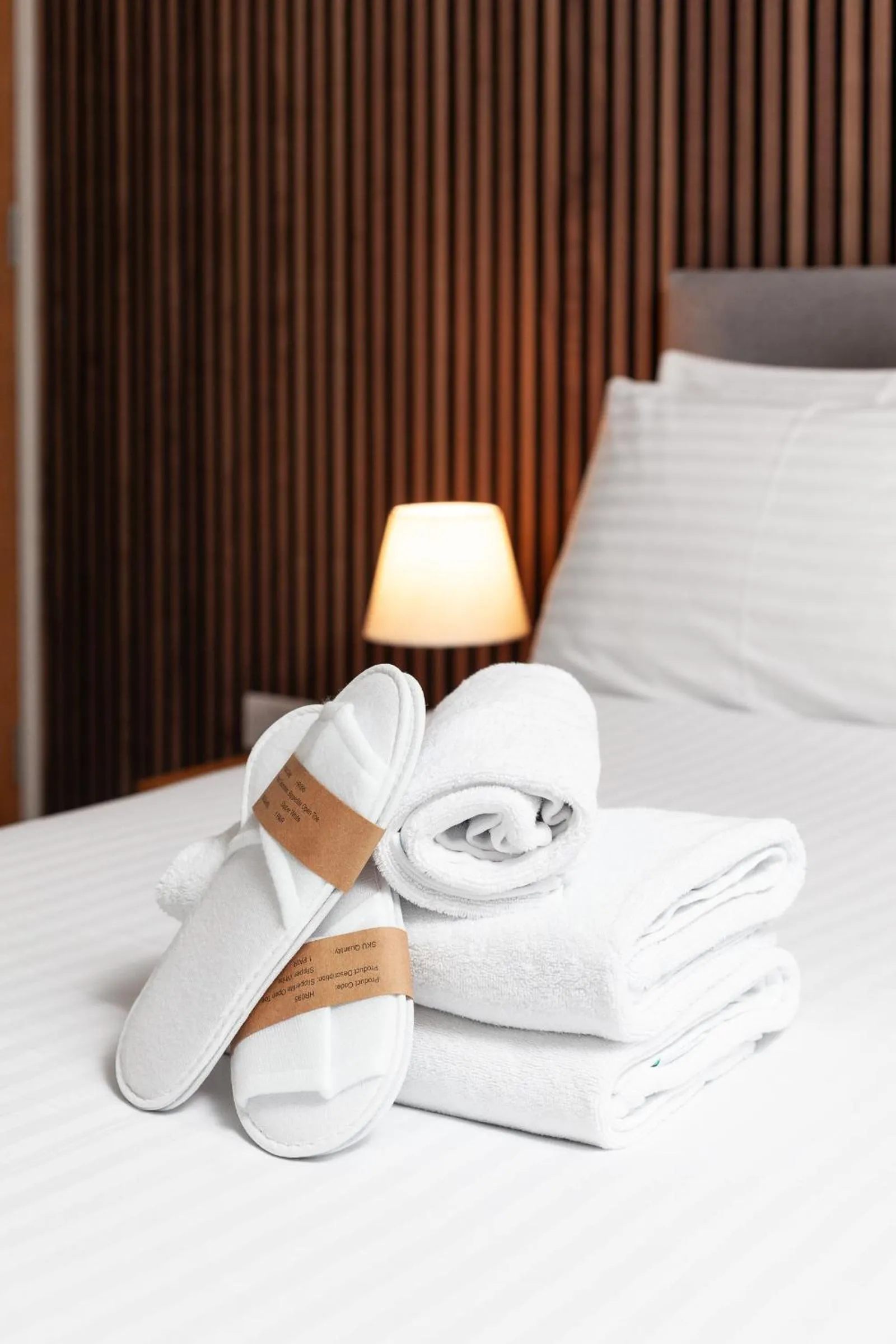 towels, Bed in Argyle Apart Hotel