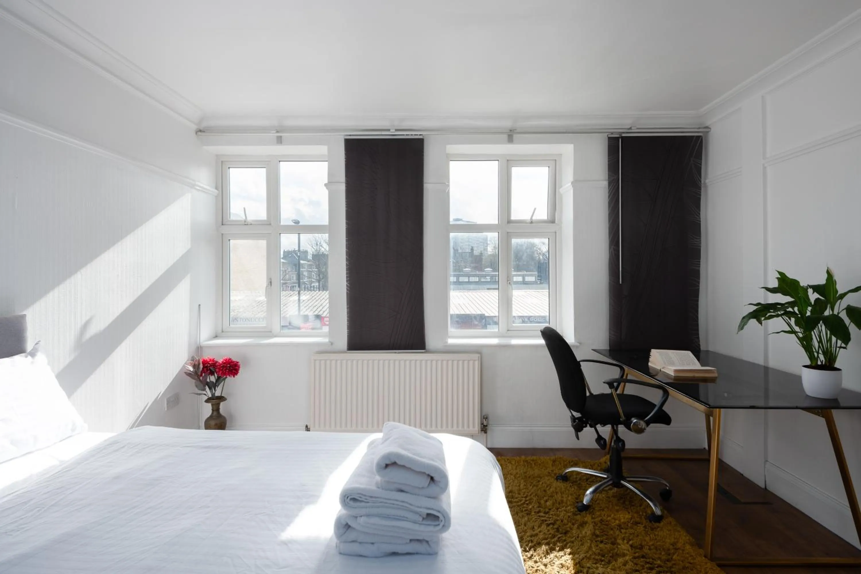 Bedroom, Bed in Argyle Apart Hotel