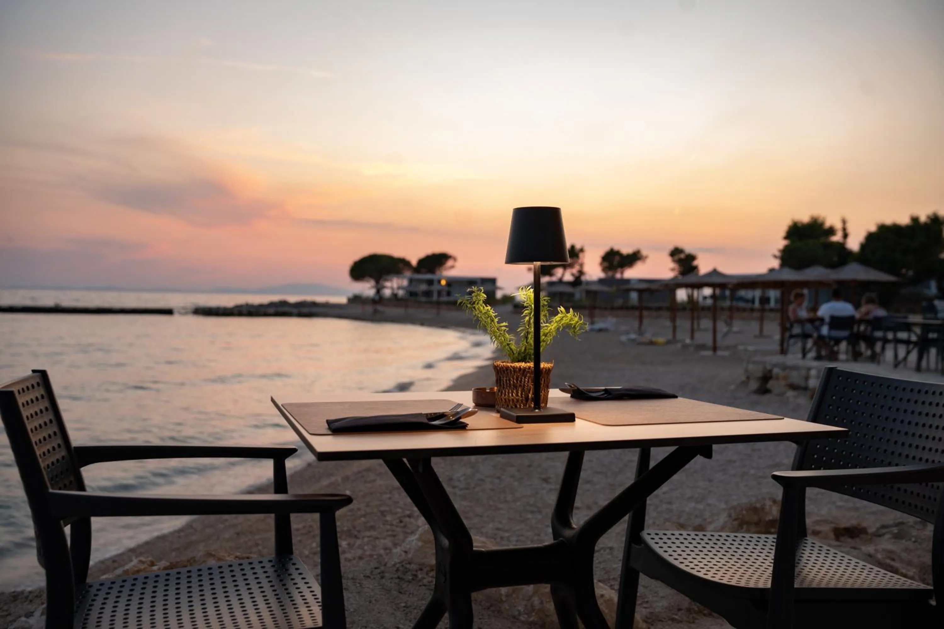 Restaurant/places to eat in Terra Park Phalaris