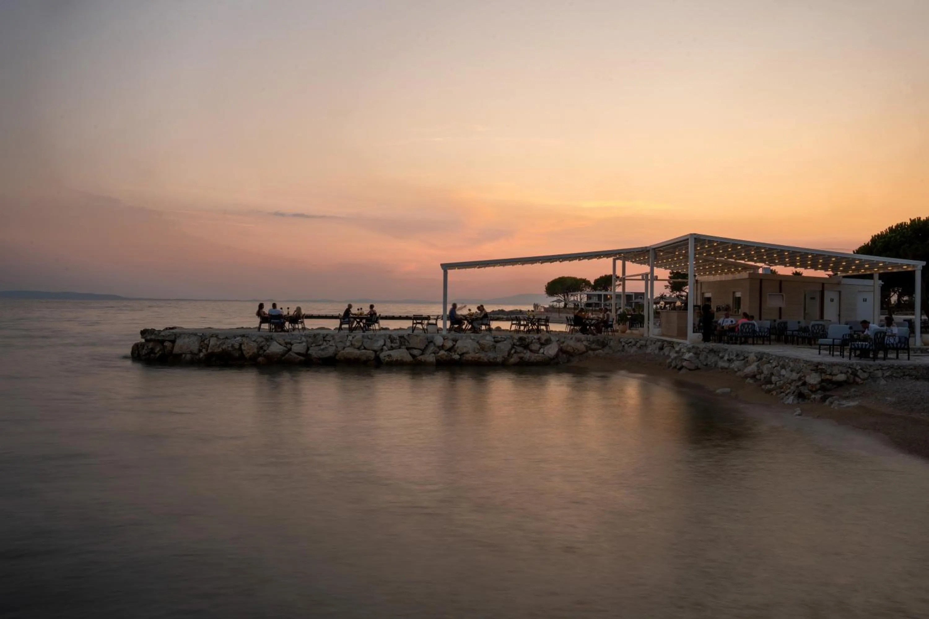 Restaurant/places to eat in Terra Park Phalaris