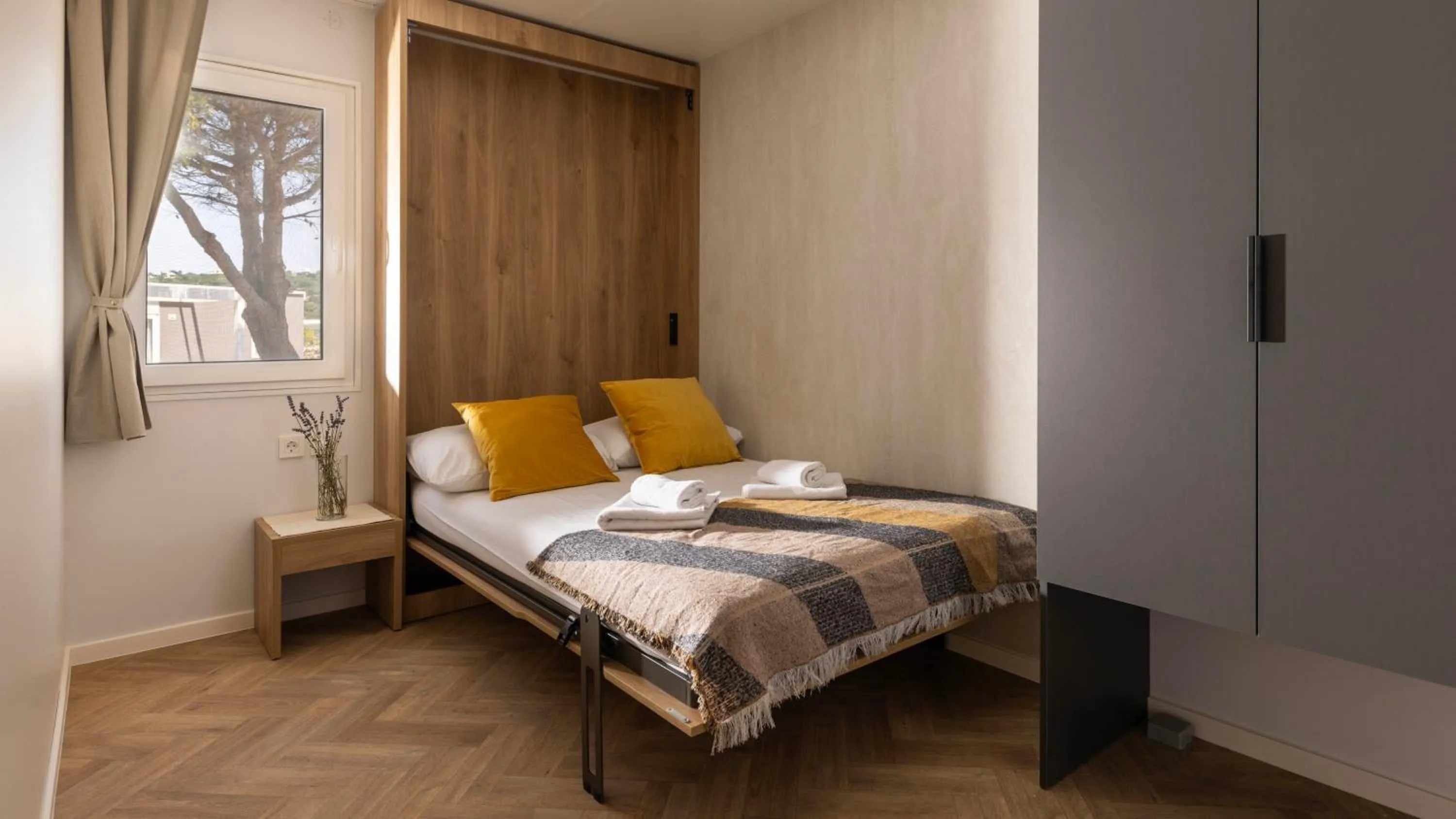 Bedroom, Bed in Terra Park Phalaris
