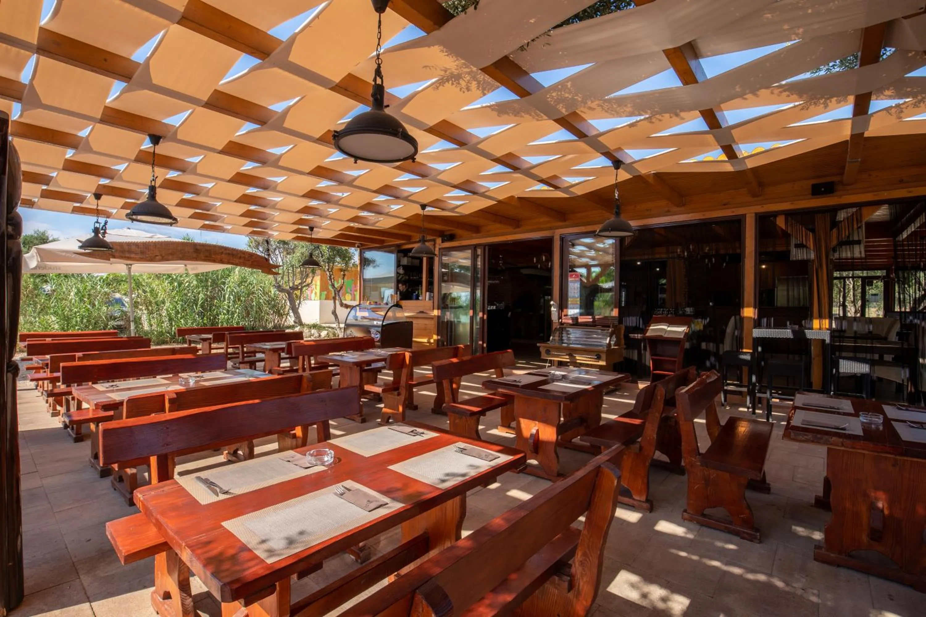 Restaurant/places to eat in Terra Park Phalaris