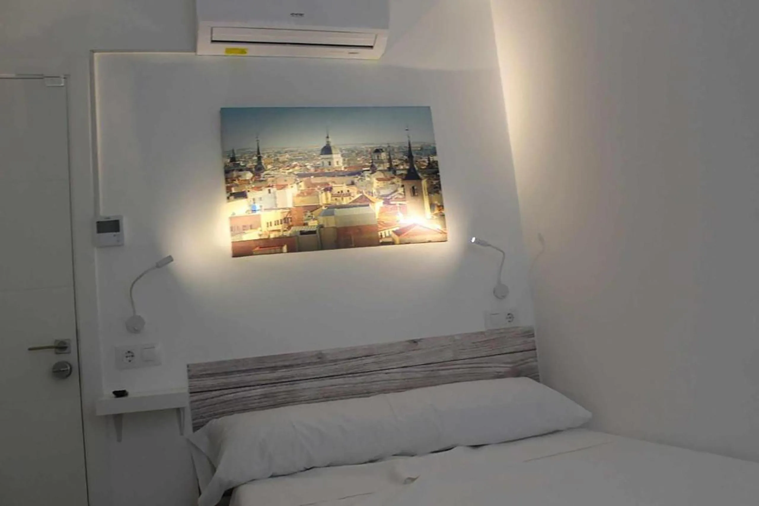 Bed in Hostal royal begoña