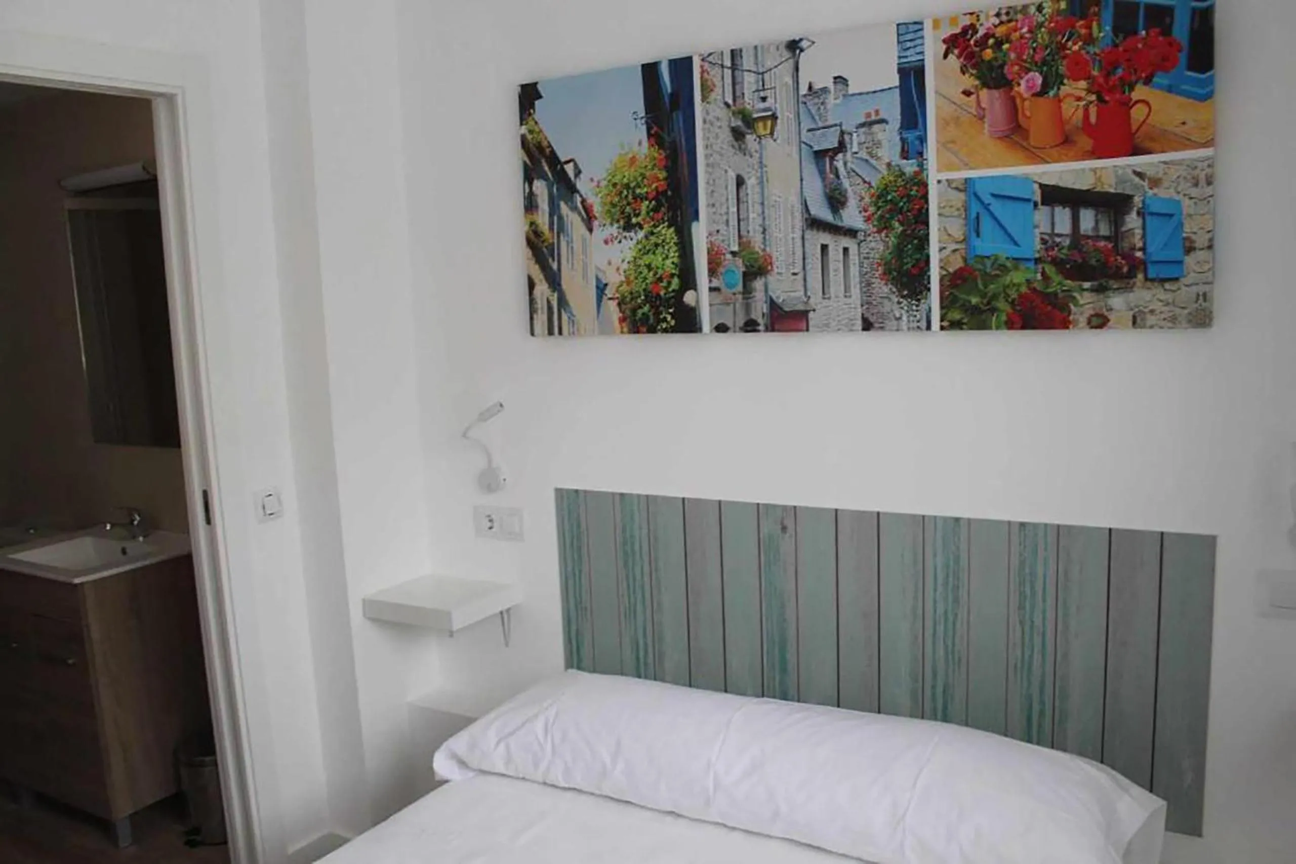 Bed in Hostal royal begoña