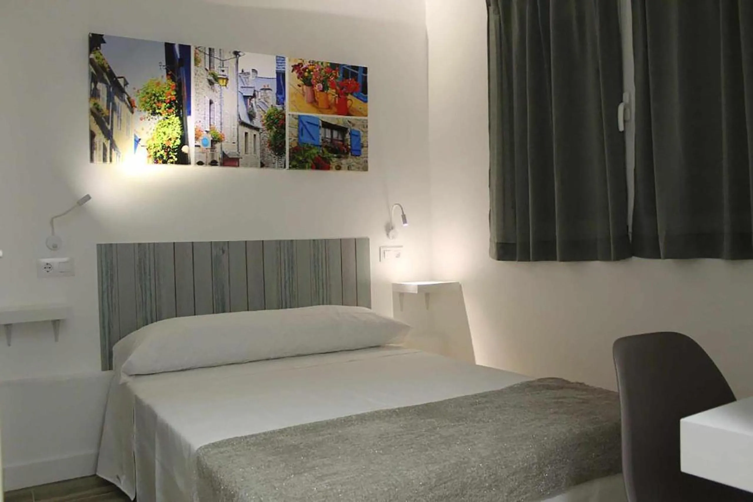 Bed in Hostal royal begoña