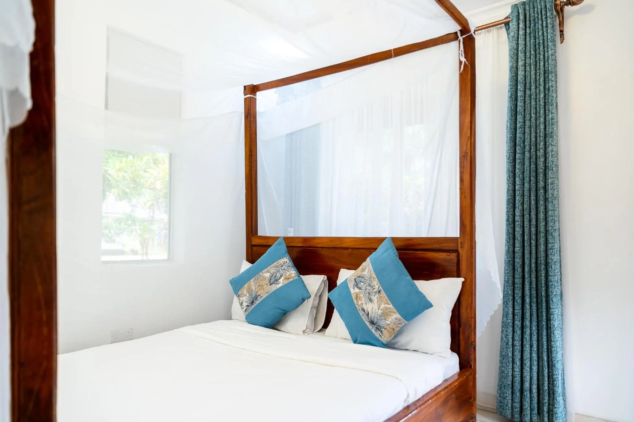 Bed in Harry's Kisumu Oasis