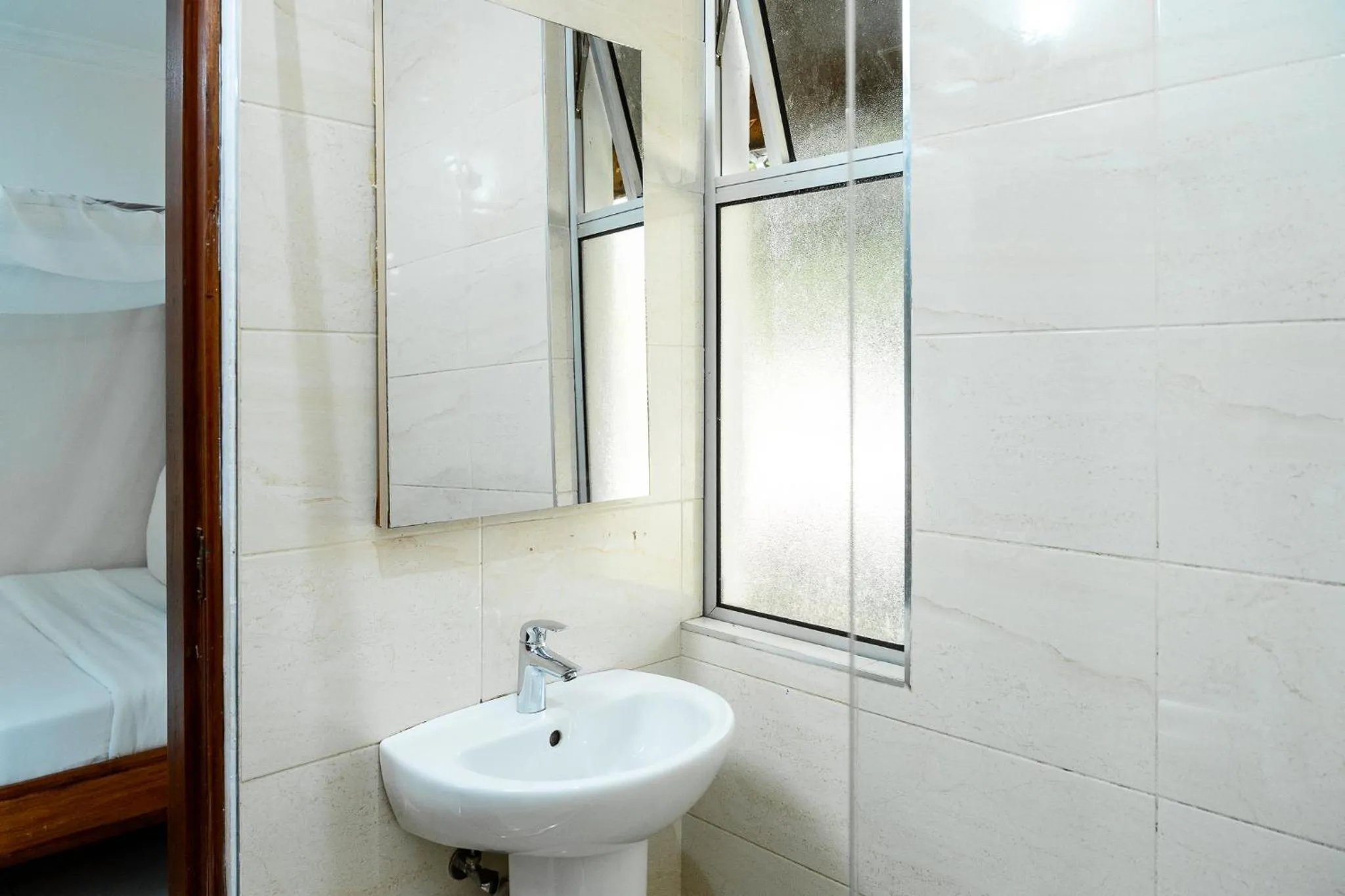 Bathroom in Harry's Kisumu Oasis