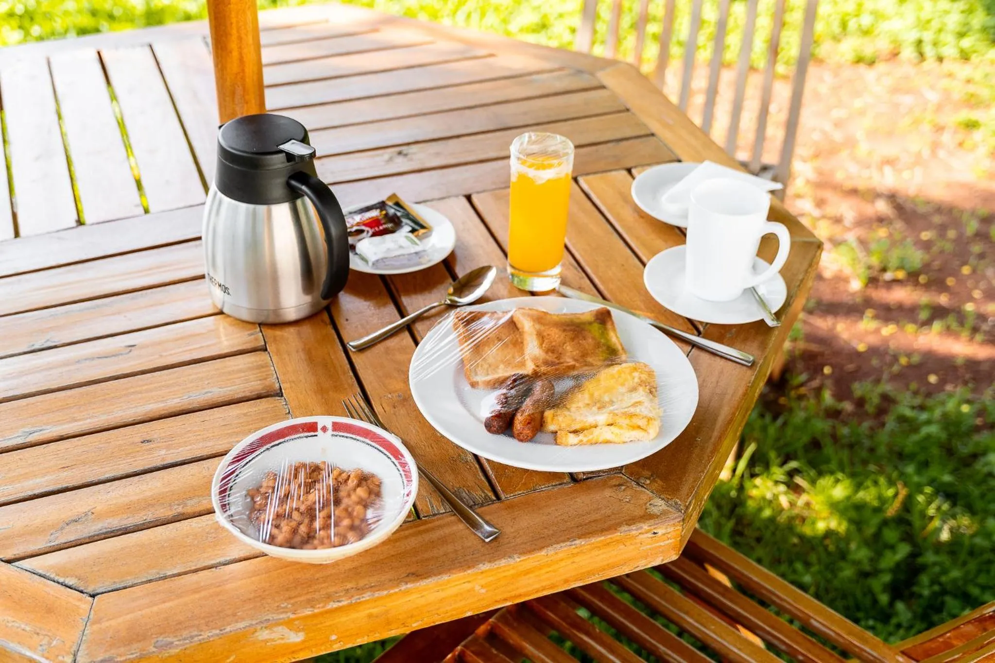 Breakfast in Harry's Kisumu Oasis