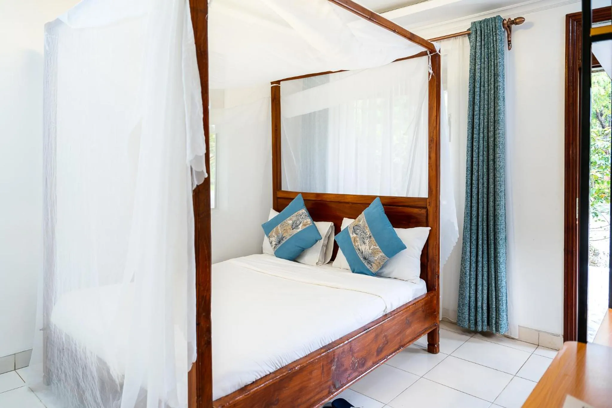 Bed in Harry's Kisumu Oasis