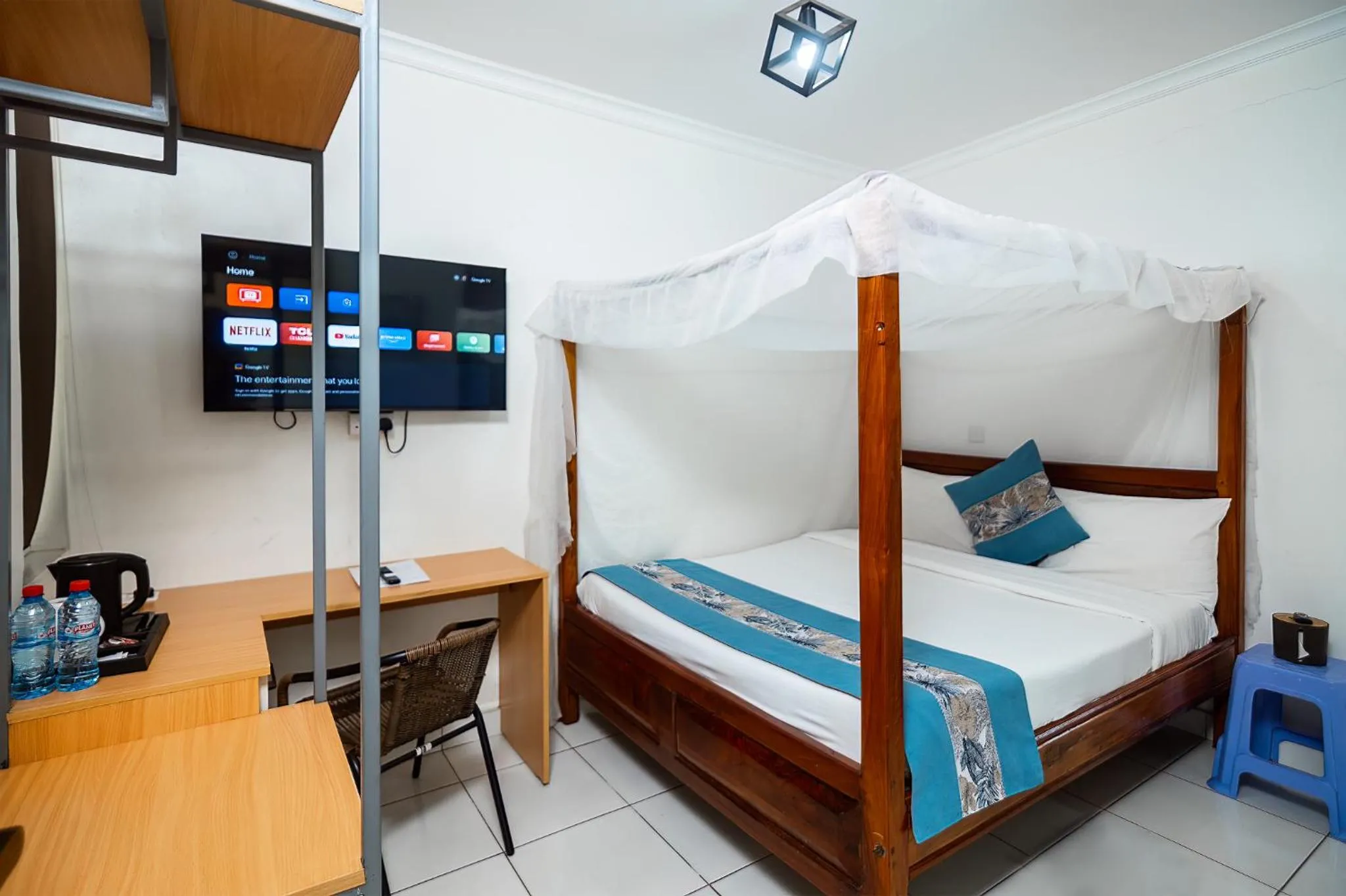 Photo of the whole room, Bed in Harry's Kisumu Oasis