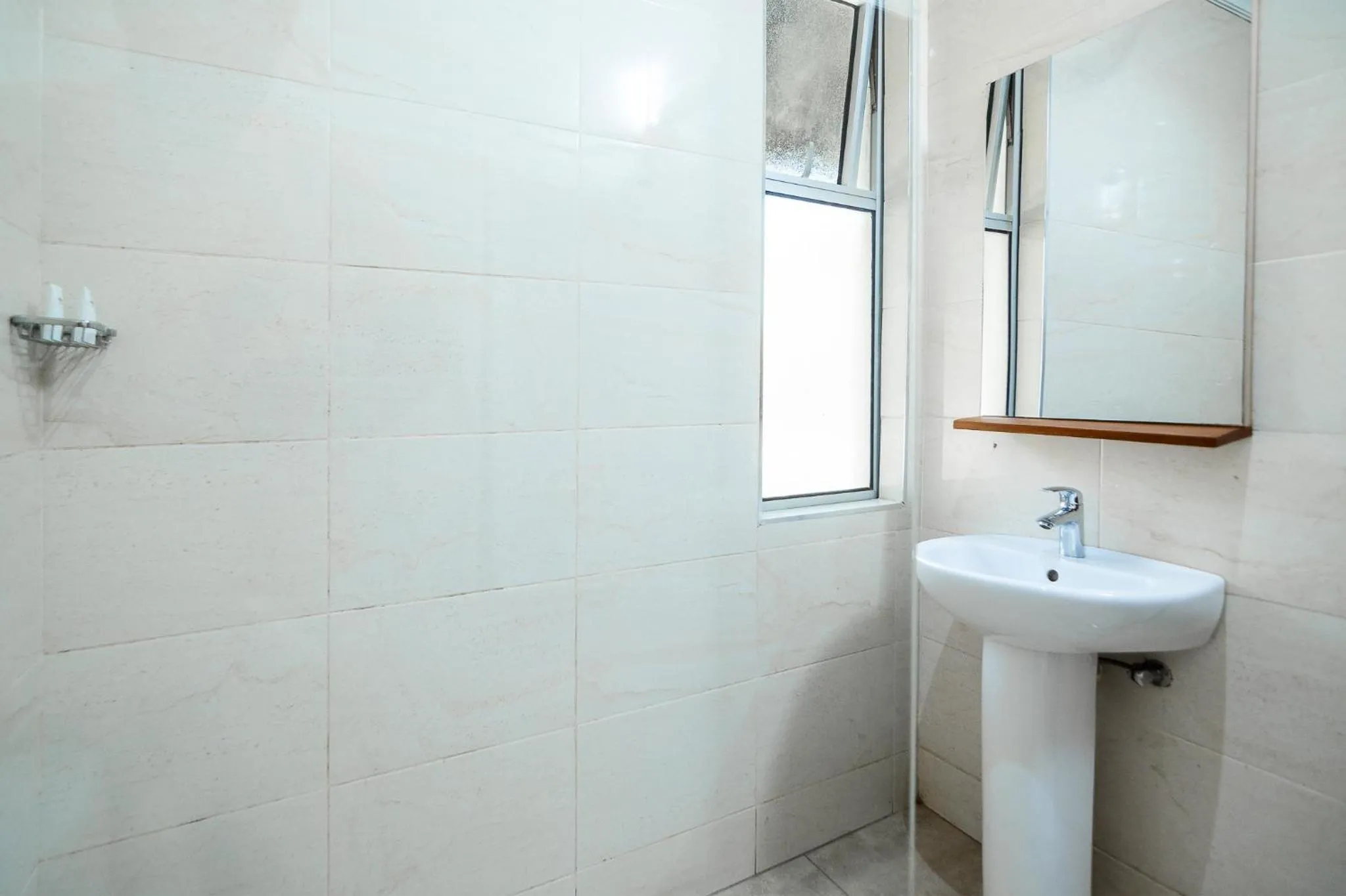 Bathroom in Harry's Kisumu Oasis