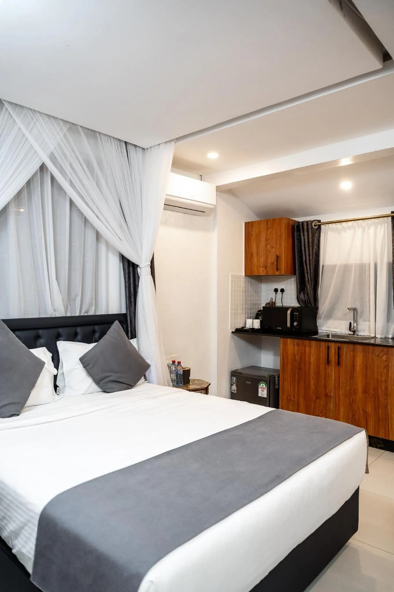 Bedroom, Bed in Harry's Kisumu Oasis
