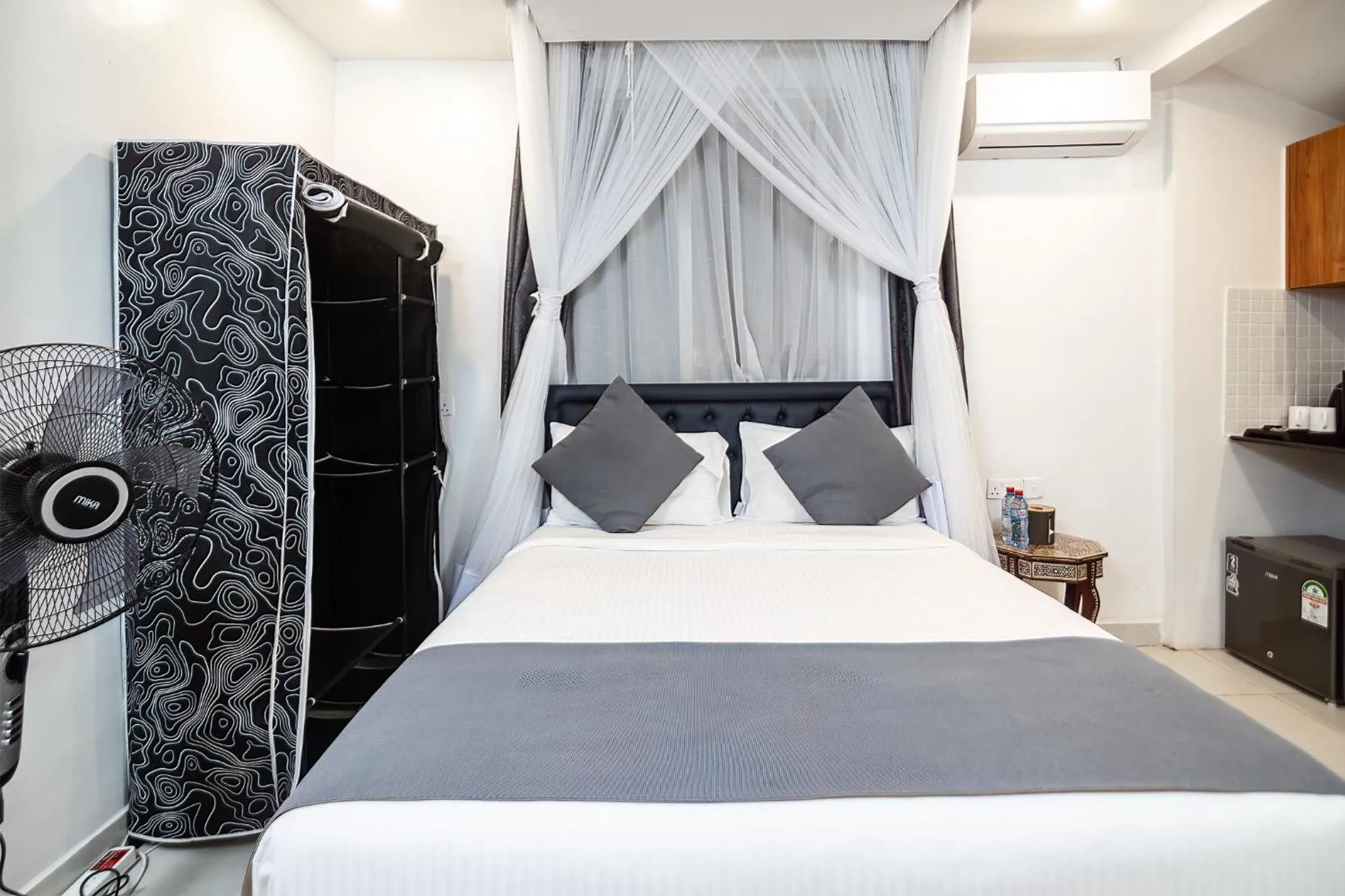 Bed in Harry's Kisumu Oasis