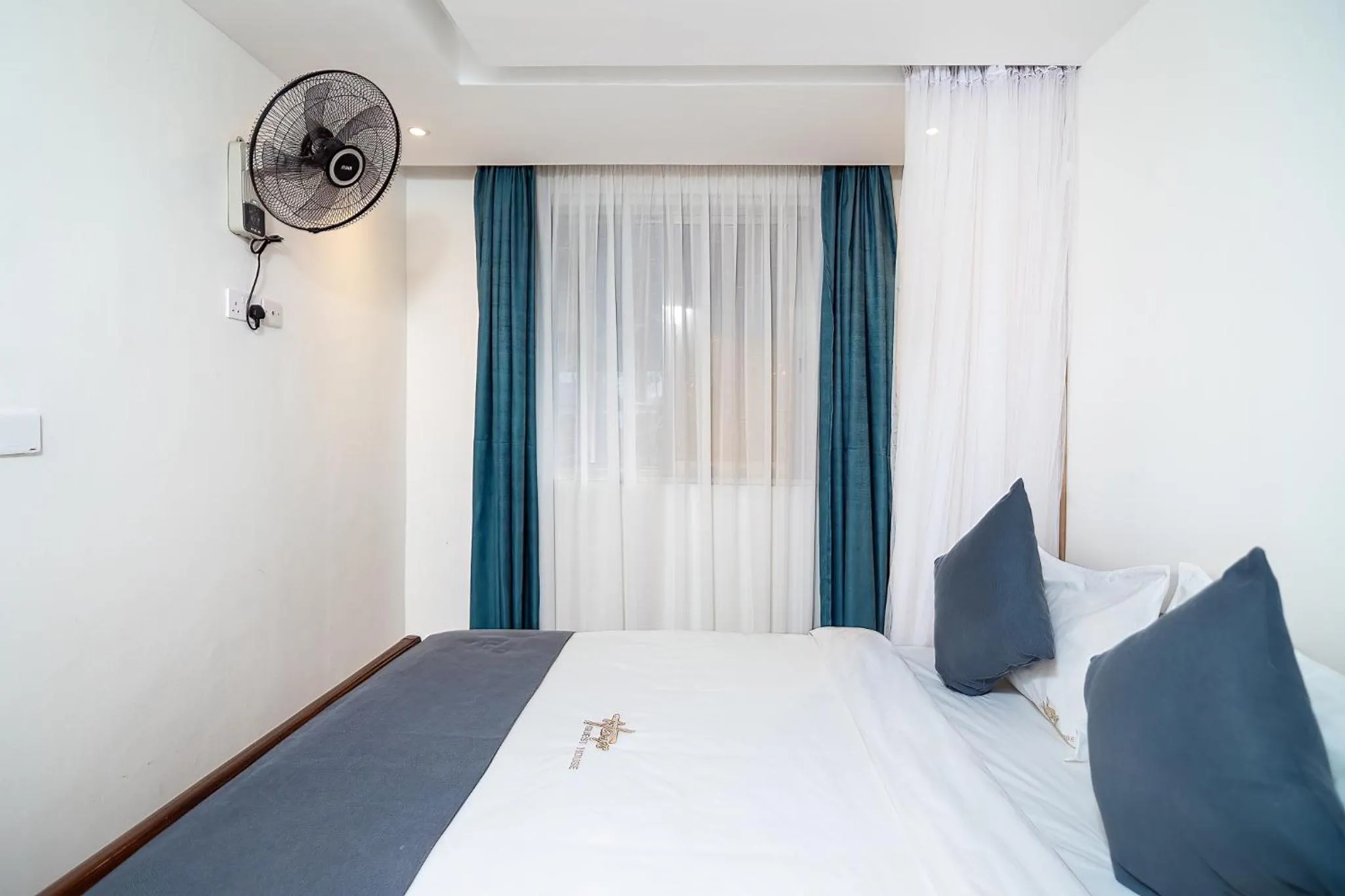 Bed in Harry's Kisumu Oasis