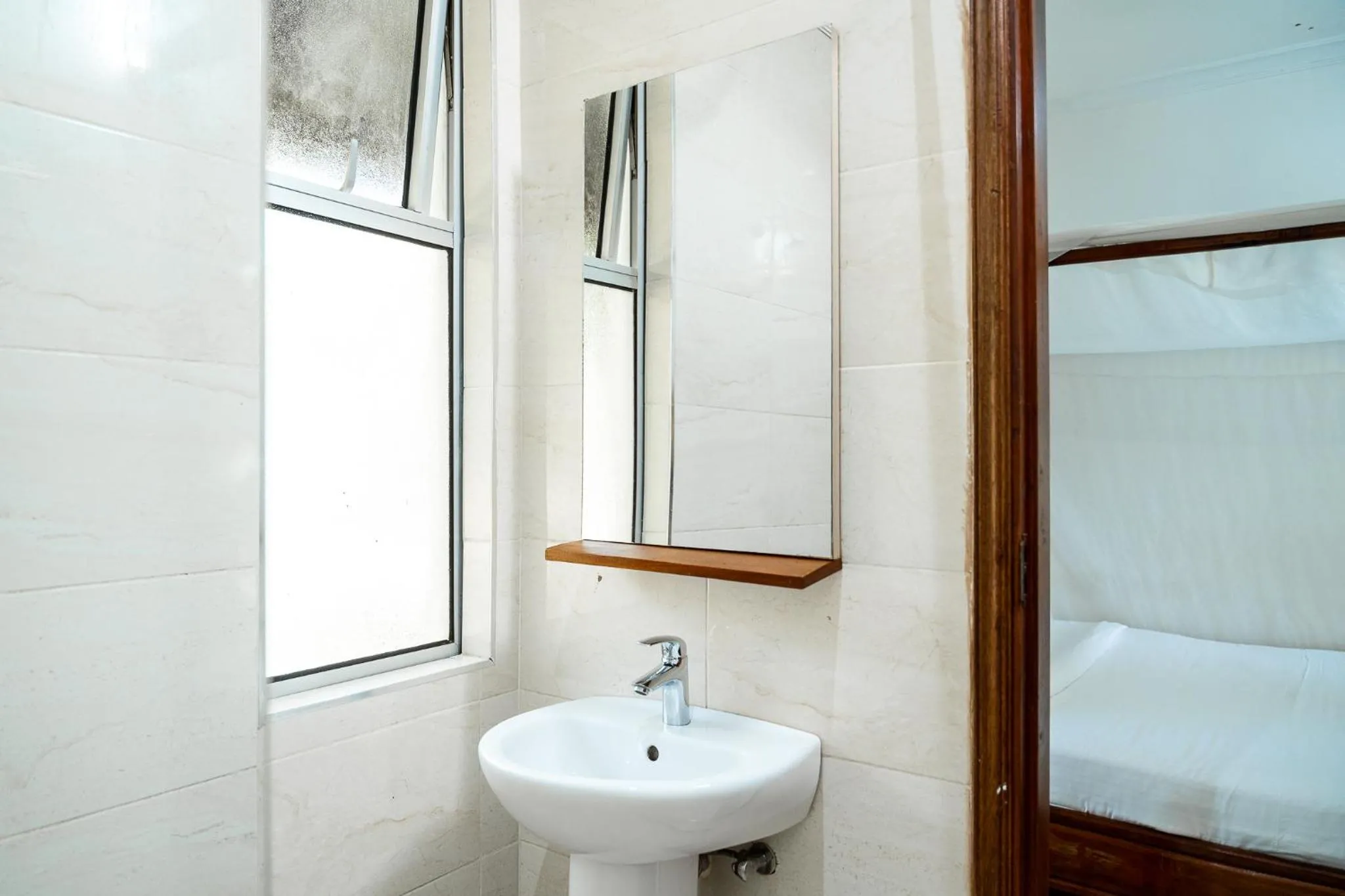 Bathroom, Bed in Harry's Kisumu Oasis