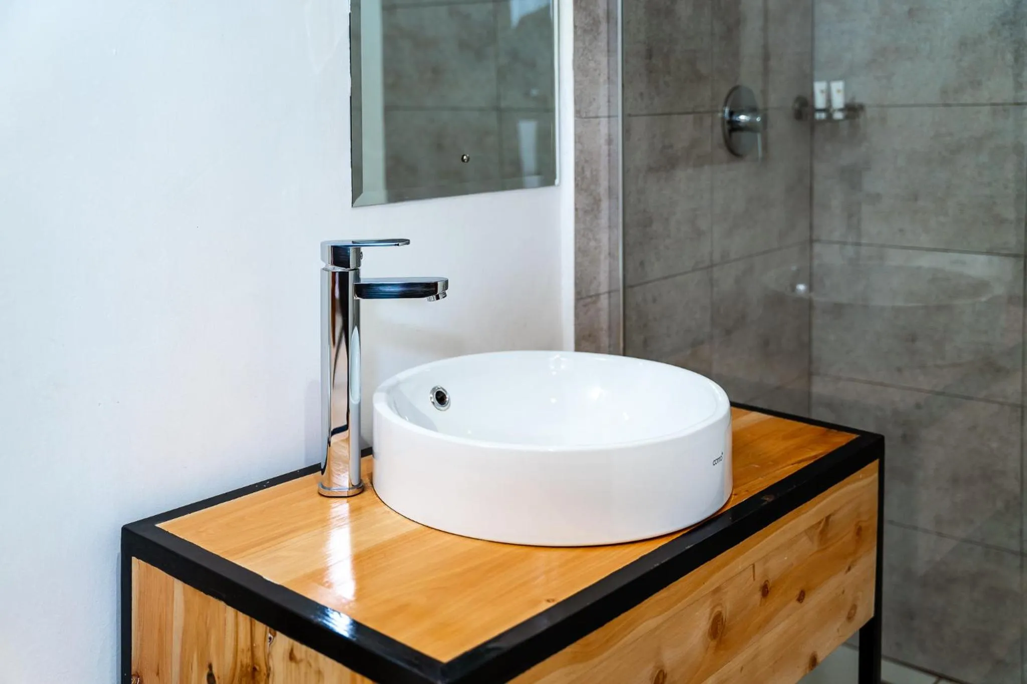 Bathroom in Harry's Kisumu Oasis