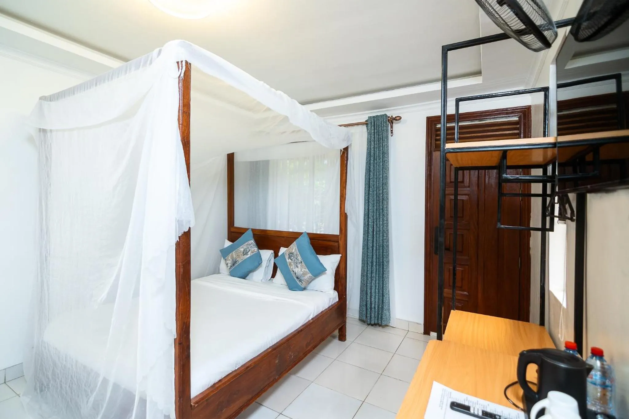 Bedroom, Bed in Harry's Kisumu Oasis
