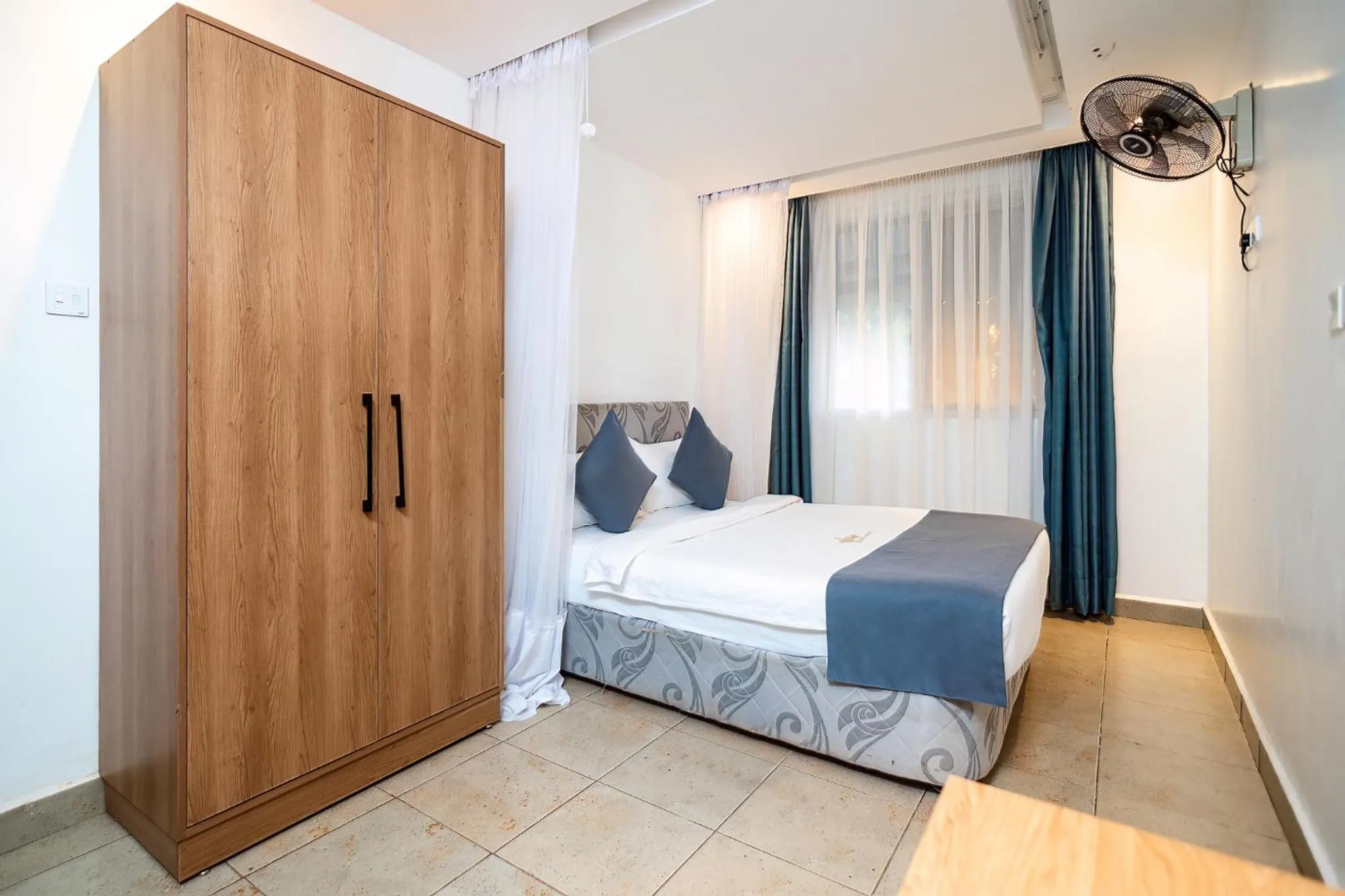 Bed in Harry's Kisumu Oasis