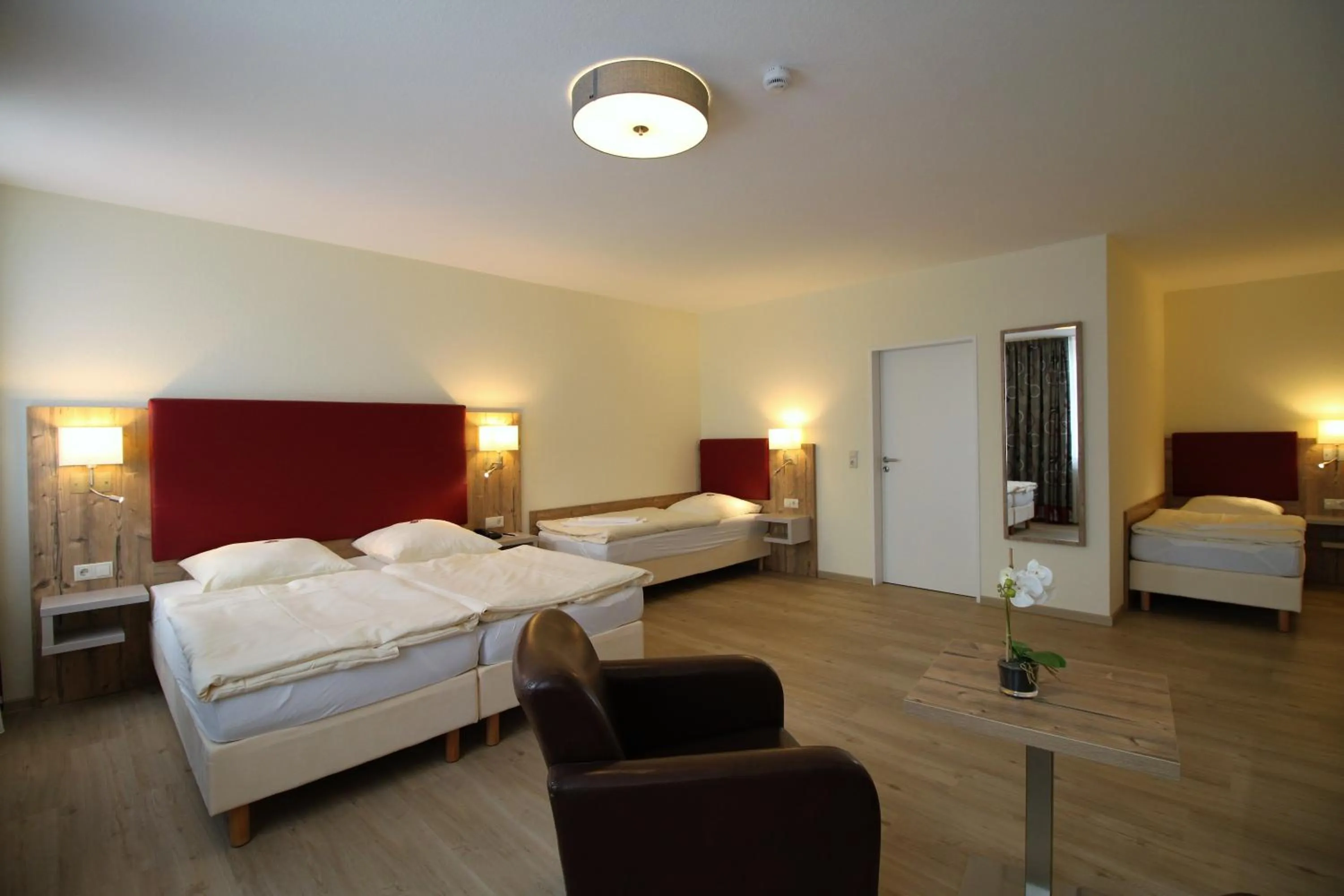 Photo of the whole room, Bed in Hotel am Pferdemarkt