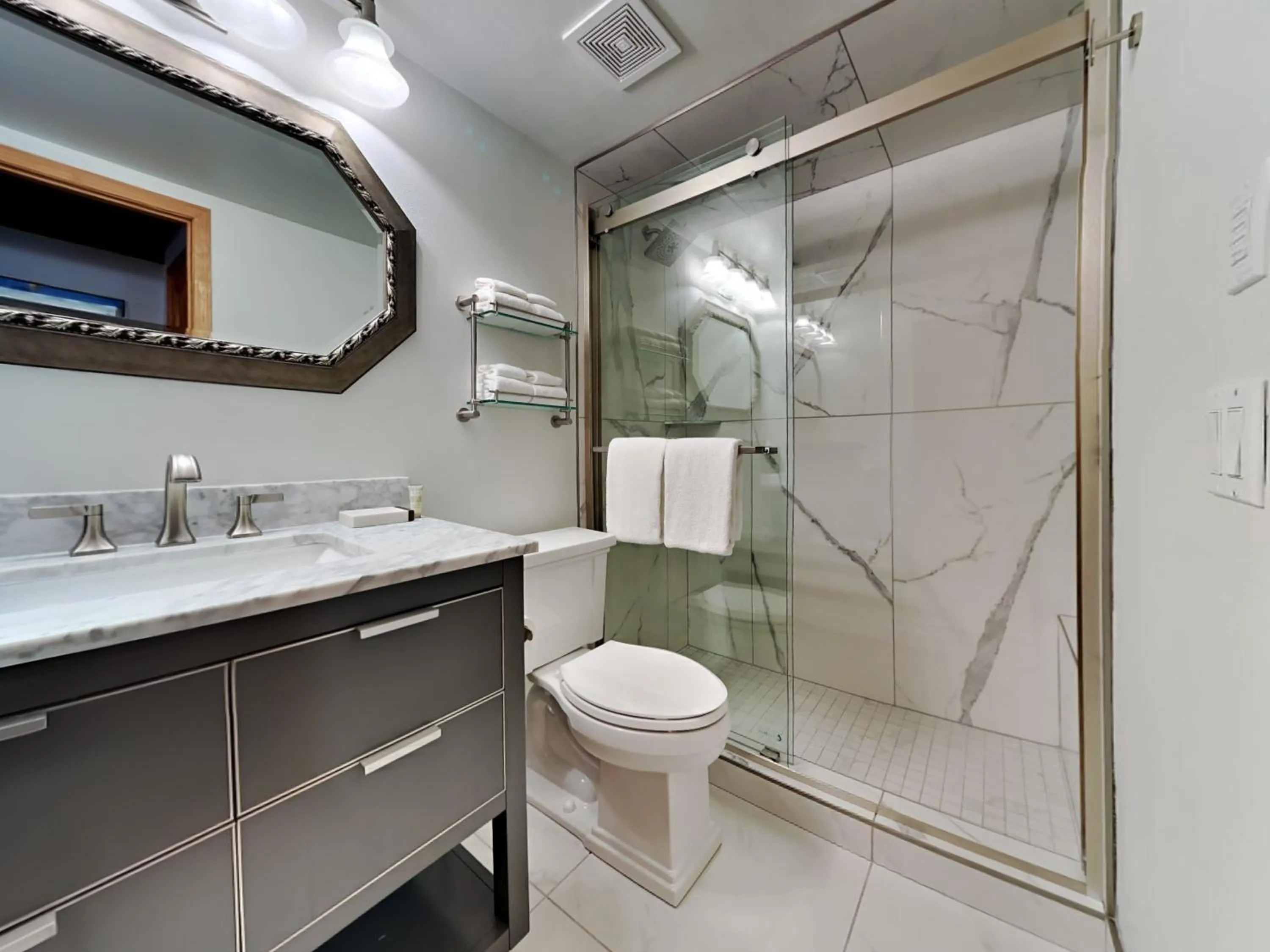 Timberline Condominiums 1 Bedroom plus Loft Deluxe Unit B3C