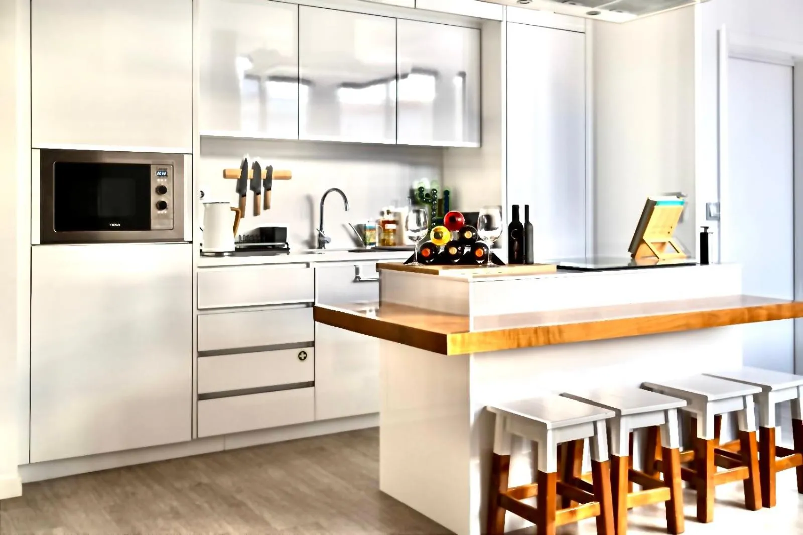 Cristalia,Roof terrace in city center, Garage, Netflix 75inch TV
