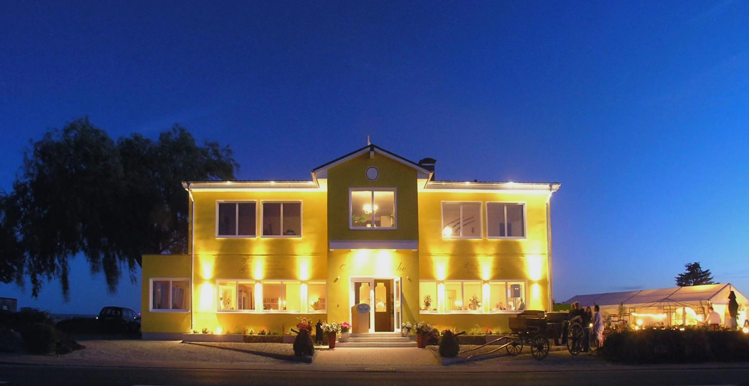 Facade/entrance in Landsitz Kapellenhöhe, Hotel Garni