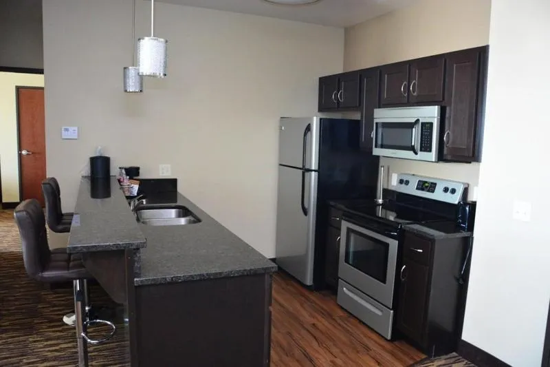 Roosevelt Inn & Suites