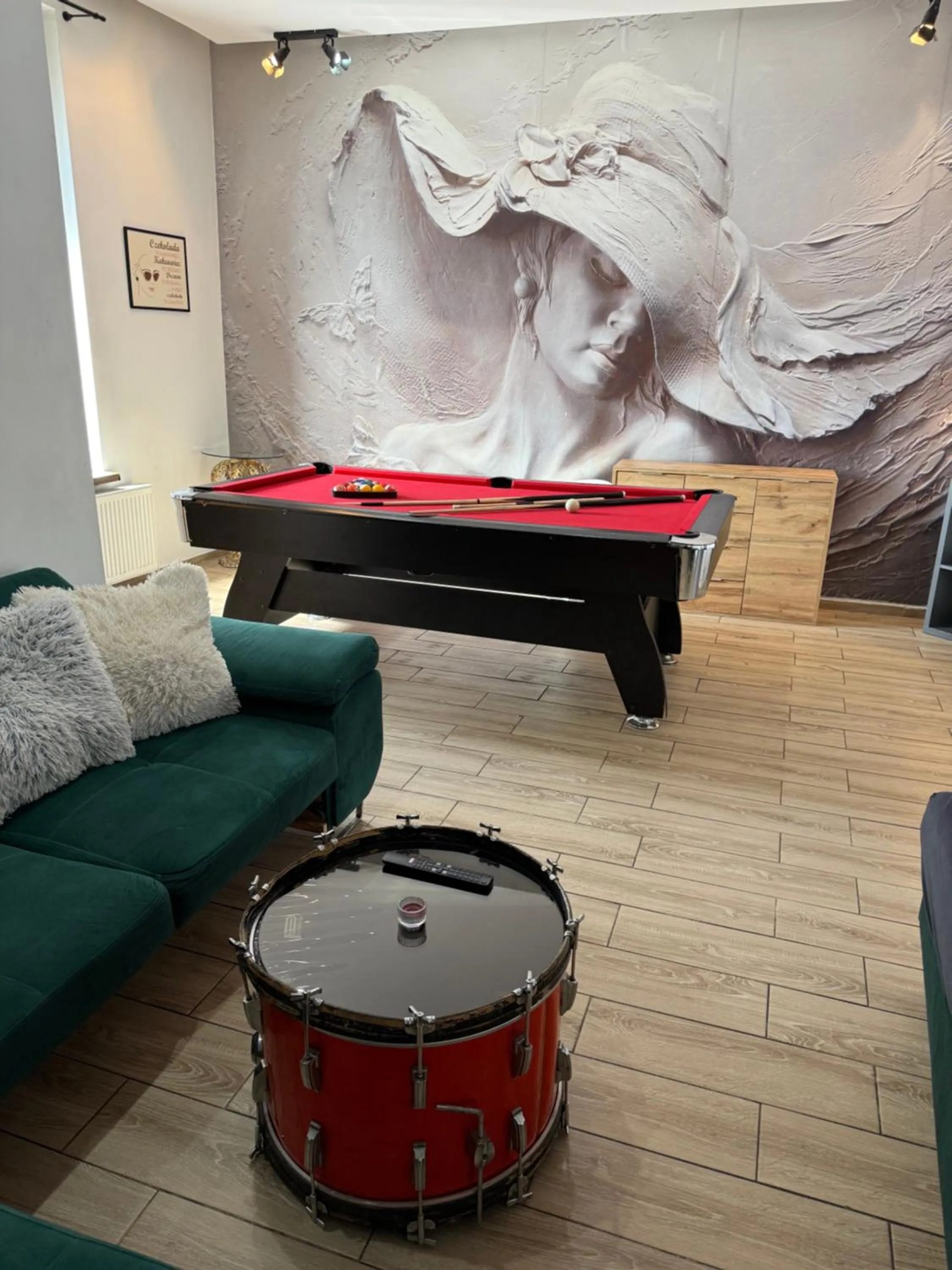 Billiard in Apartamenty PRETTY WOMAN meldunek samodzielny 24h - noclegi Bytom Chorzów Katowice