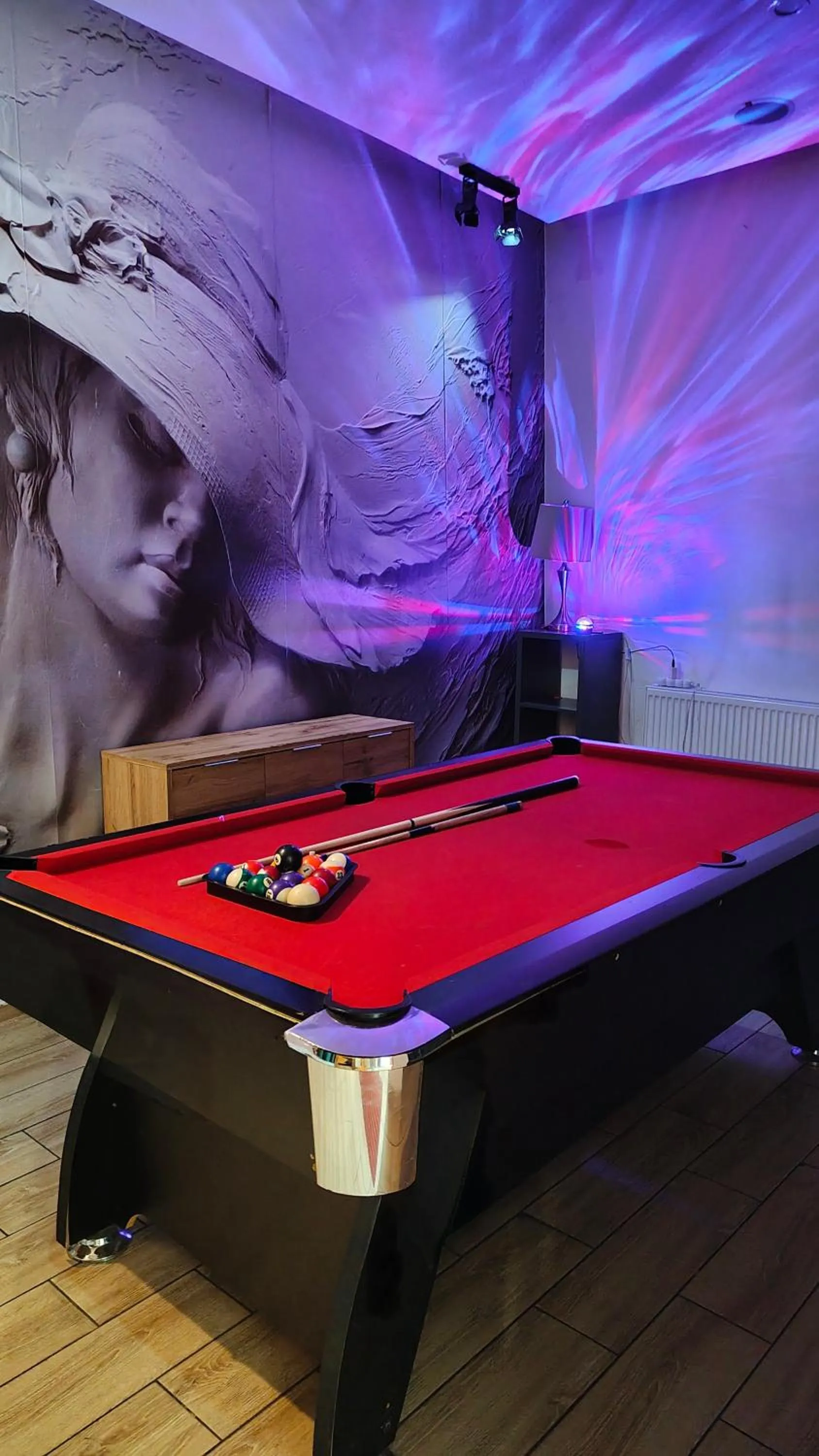 Billiard in Apartamenty PRETTY WOMAN meldunek samodzielny 24h - noclegi Bytom Chorzów Katowice