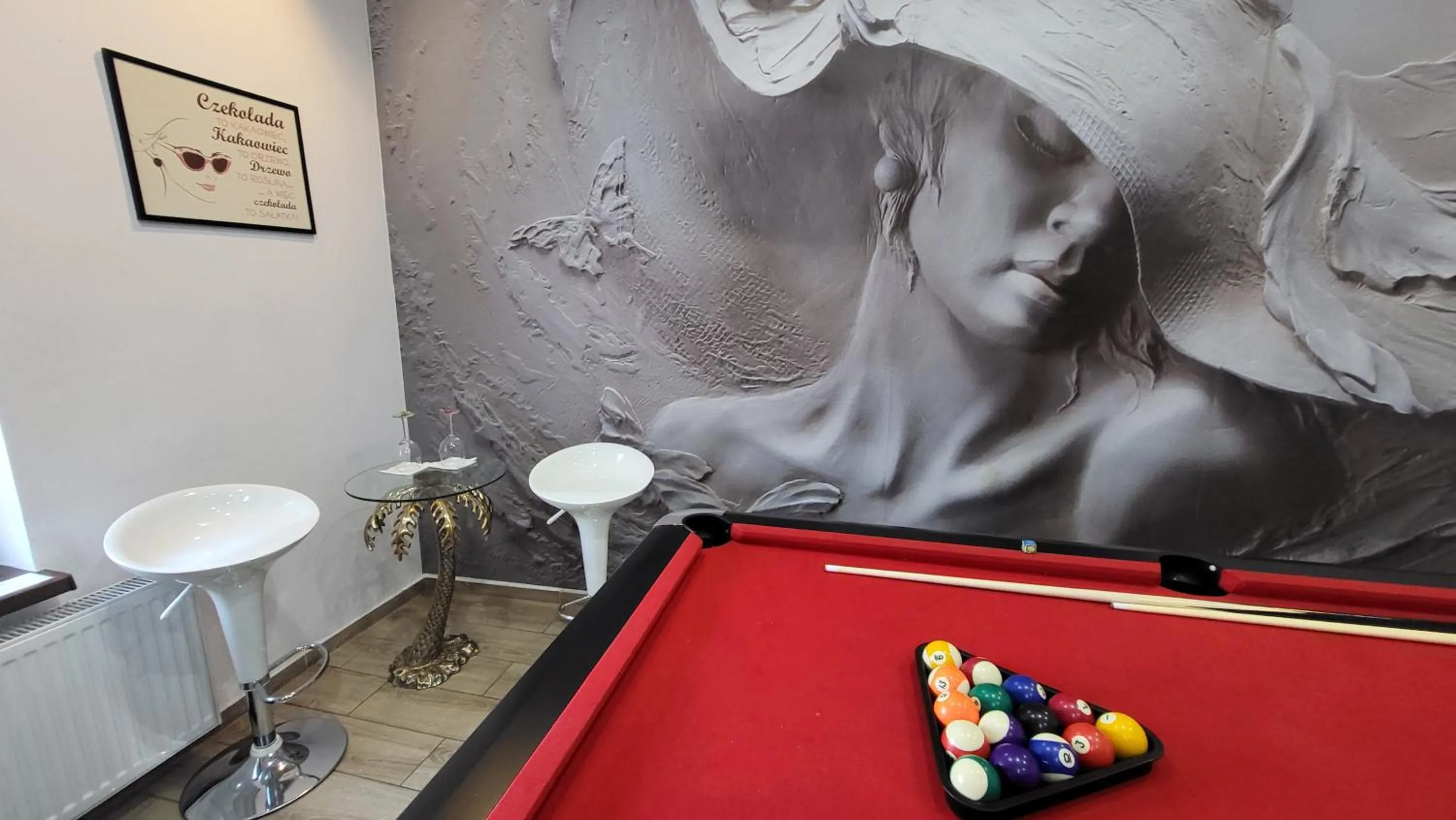 Billiard in Apartamenty PRETTY WOMAN meldunek samodzielny 24h - noclegi Bytom Chorzów Katowice