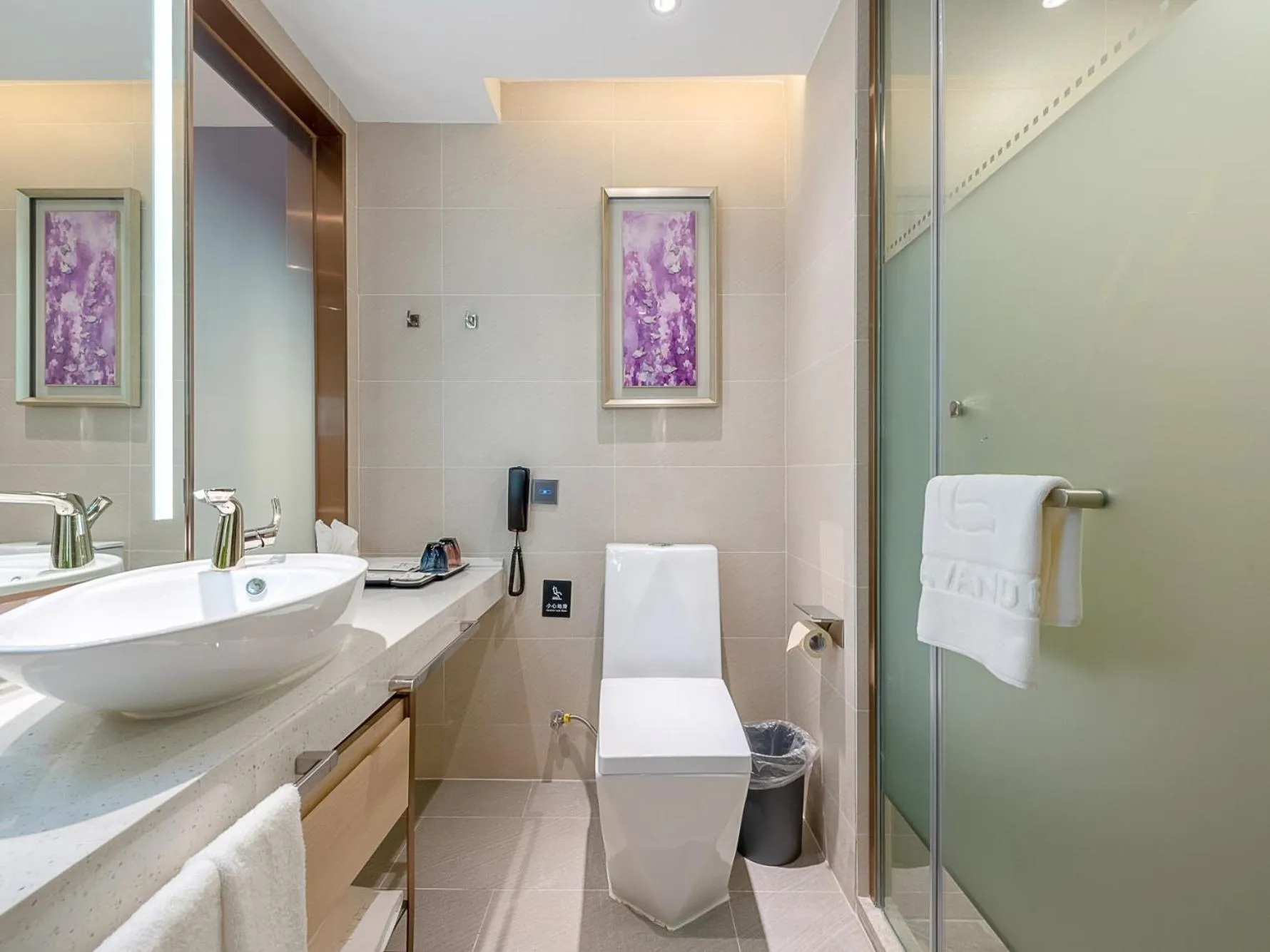 Toilet in Lavande Hotel Guangzhou east railway station Tianpingjia Subway Station Branch