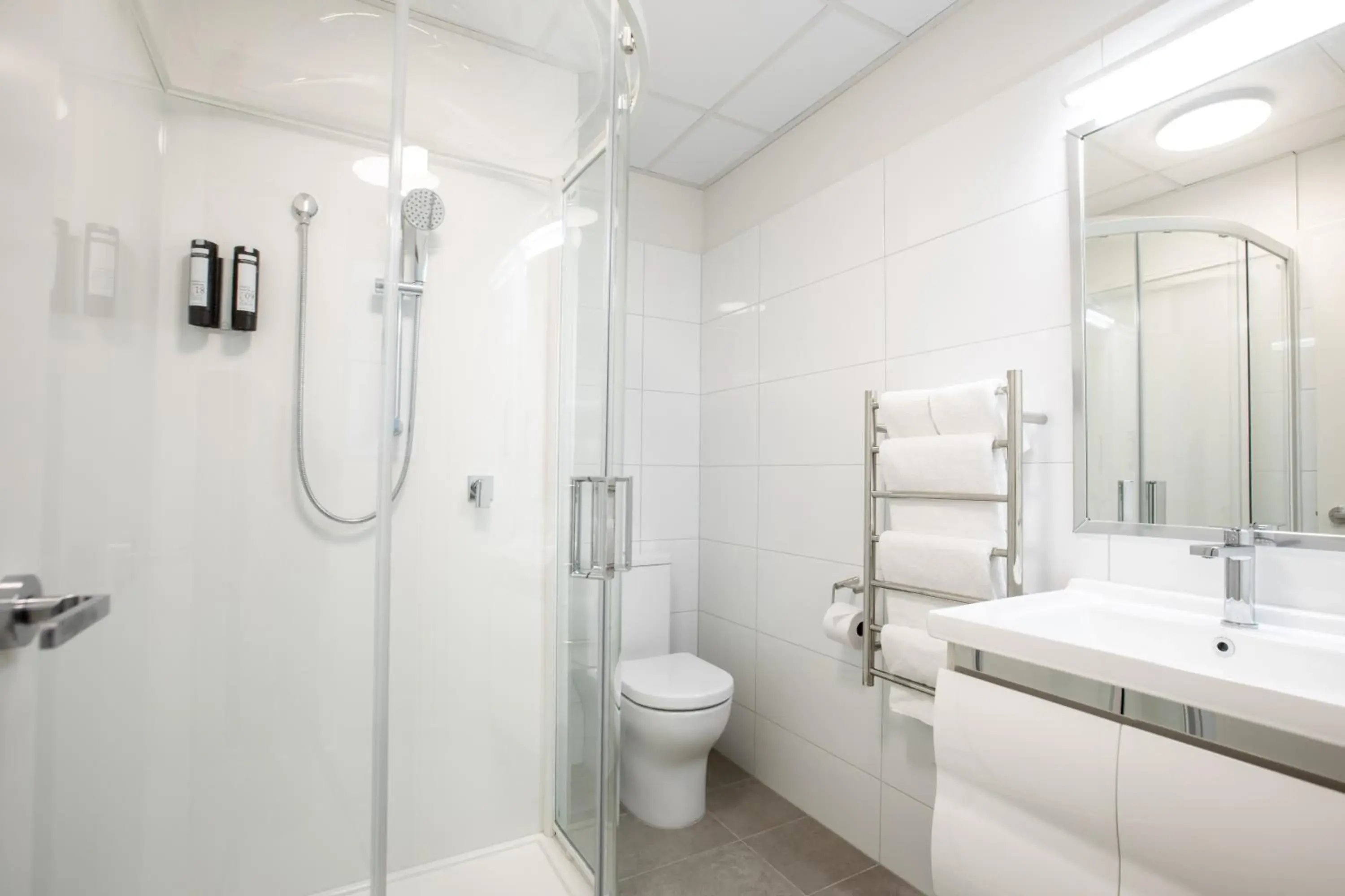 Family Suite in Sojourn Apartment Hotel - Riddiford Family Suite in Sojourn Apartment Hotel - Riddiford