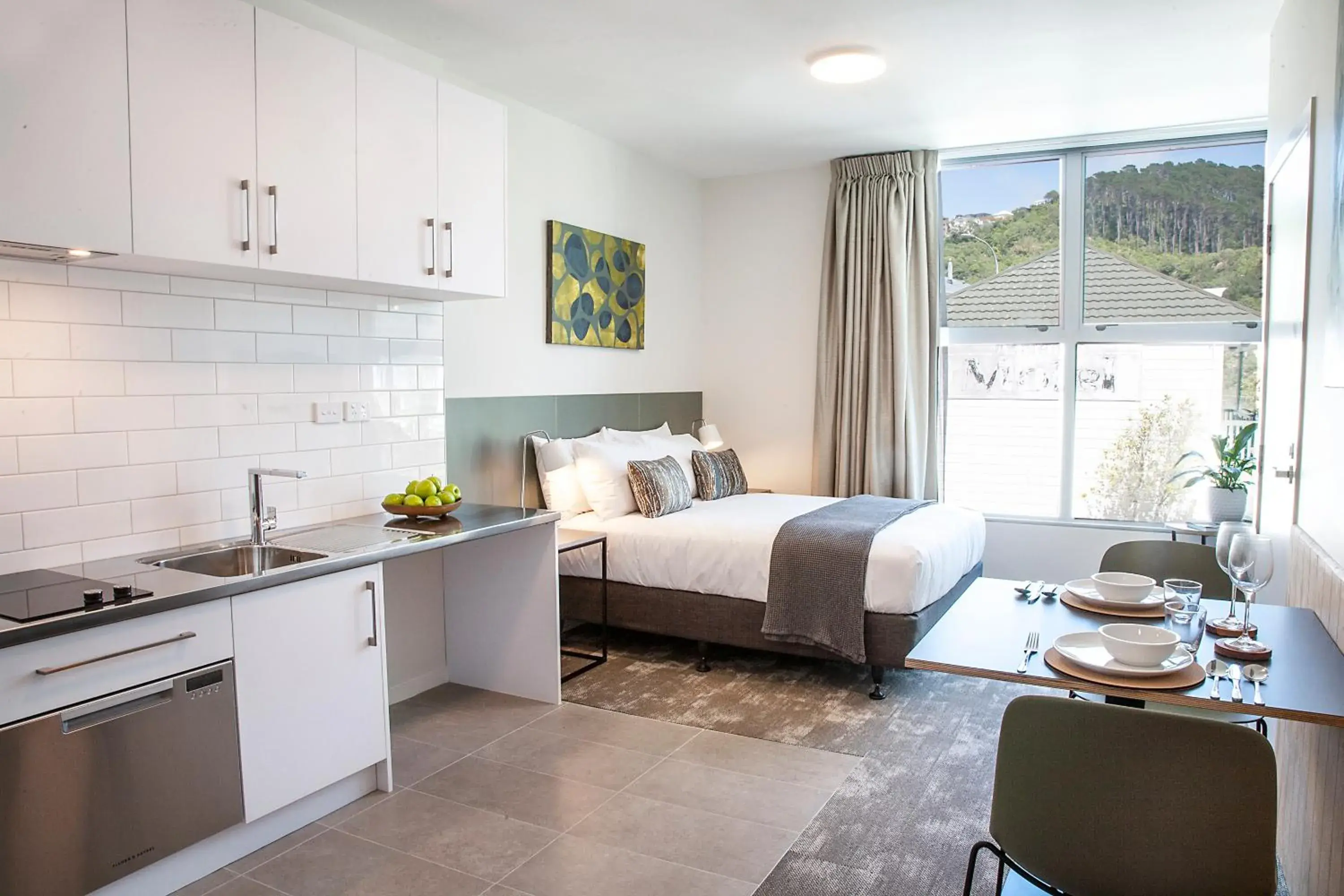 Facility for disabled guests, Bed in Sojourn Apartment Hotel - Riddiford Facility for disabled guests, Bed in Sojourn Apartment Hotel - Riddiford