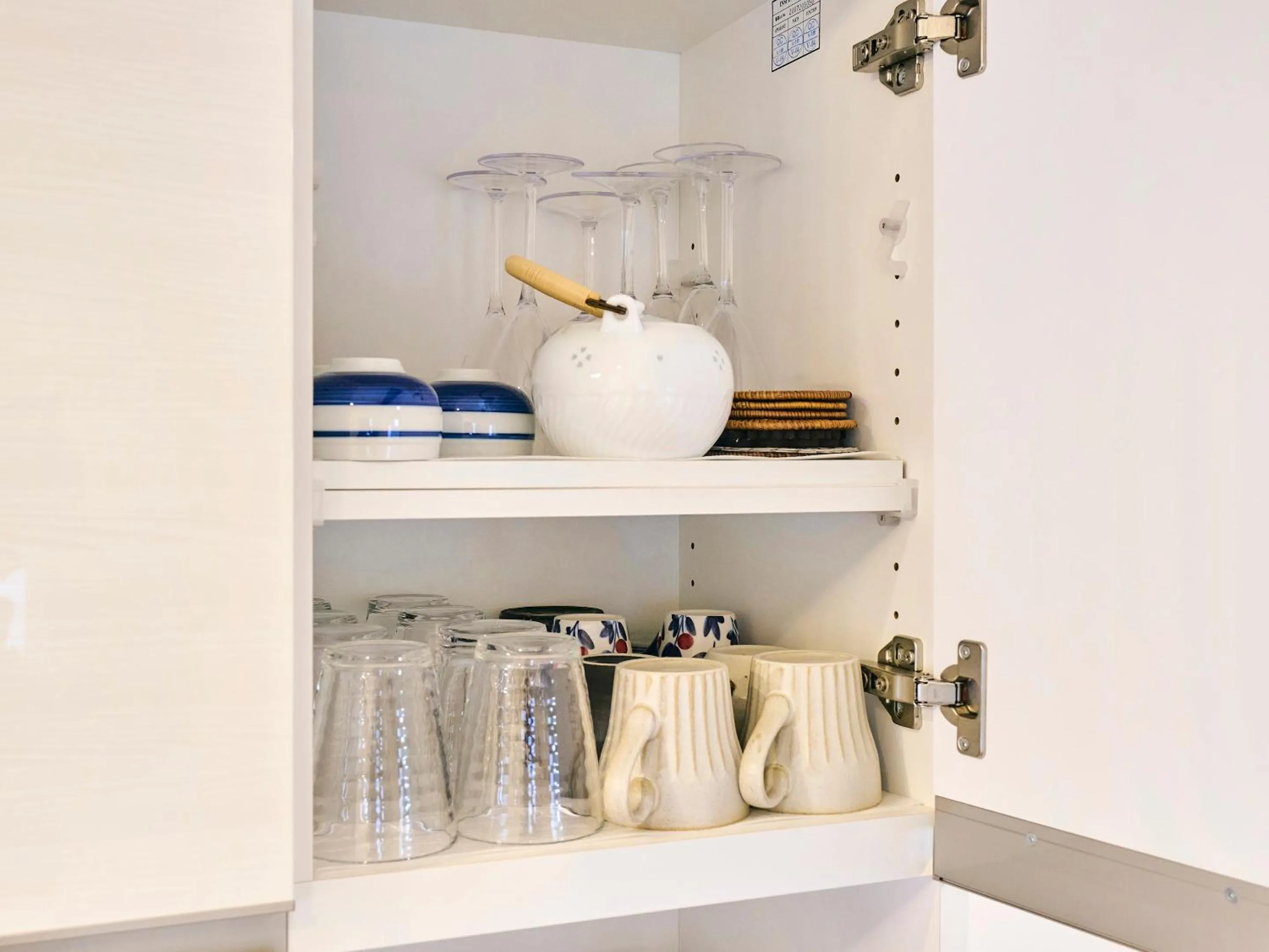 Communal kitchen in Kokoyui Guesthouse Shingu